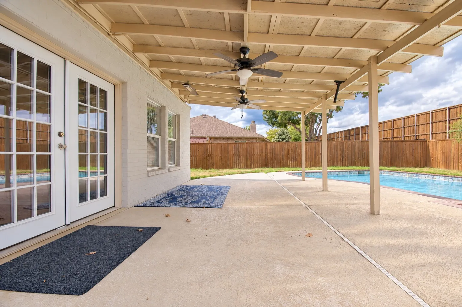 Single Family Residence For Rent in Denton County , 2813 Custer Drive, Corinth, Texas 76210, 4 Bedroom, 3 Bathroom, 2 Garage spaces, 2,683 Sqft, built in 1999, mls#21401141, Real Estate Agent in Corinth, Homes For Rent in Denton county, Homes For Rent in Corinth, Realtor in Corinth Texas, Real Estate Brokerage Independent Realty Texas, Luminita Cordes Realtor