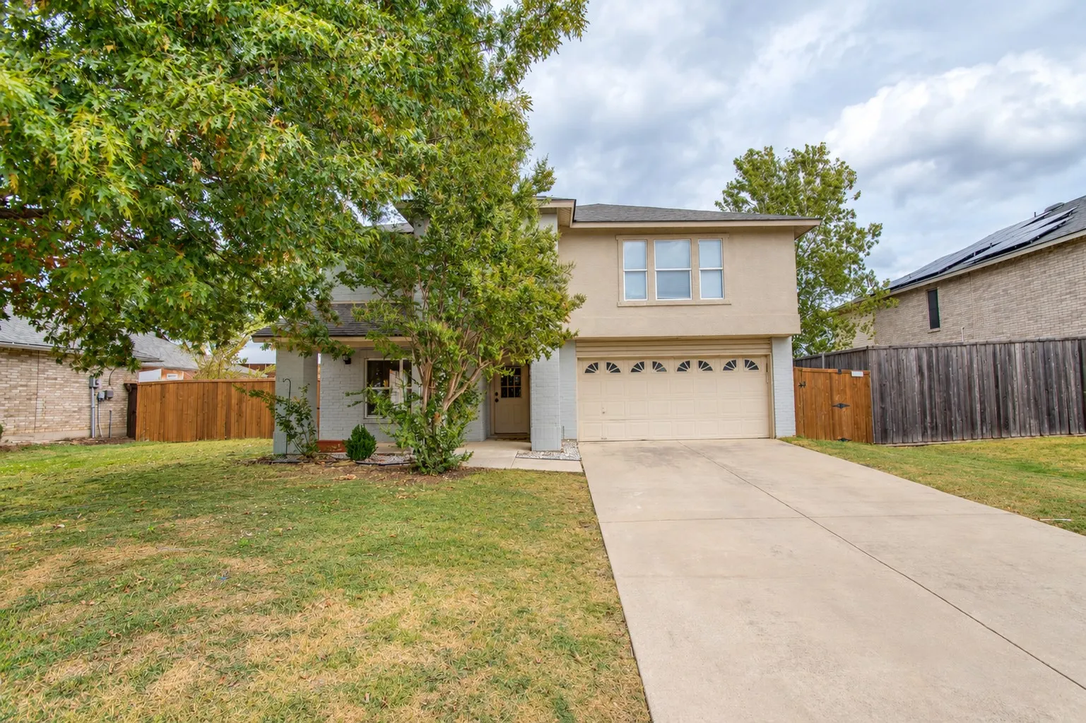 Single Family Residence For Rent in Denton County , 2813 Custer Drive, Corinth, Texas 76210, 4 Bedroom, 3 Bathroom, 2 Garage spaces, 2,683 Sqft, built in 1999, mls#21401141, Real Estate Agent in Corinth, Homes For Rent in Denton county, Homes For Rent in Corinth, Realtor in Corinth Texas, Real Estate Brokerage Independent Realty Texas, Luminita Cordes Realtor