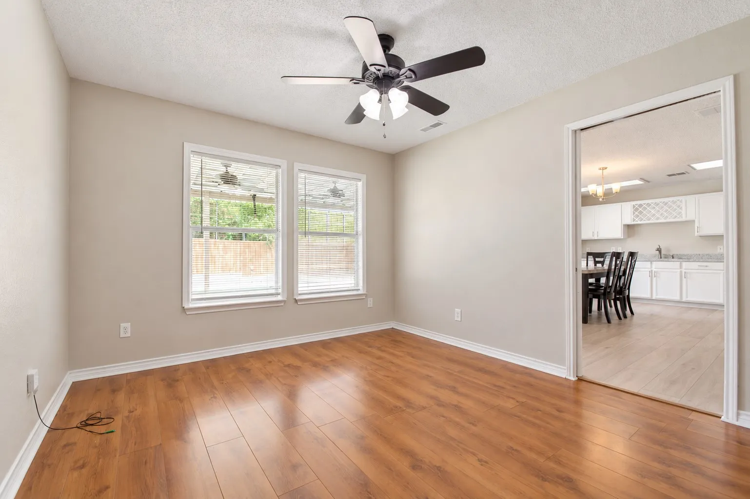 Single Family Residence For Rent in Denton County , 2813 Custer Drive, Corinth, Texas 76210, 4 Bedroom, 3 Bathroom, 2 Garage spaces, 2,683 Sqft, built in 1999, mls#21401141, Real Estate Agent in Corinth, Homes For Rent in Denton county, Homes For Rent in Corinth, Realtor in Corinth Texas, Real Estate Brokerage Independent Realty Texas, Luminita Cordes Realtor
