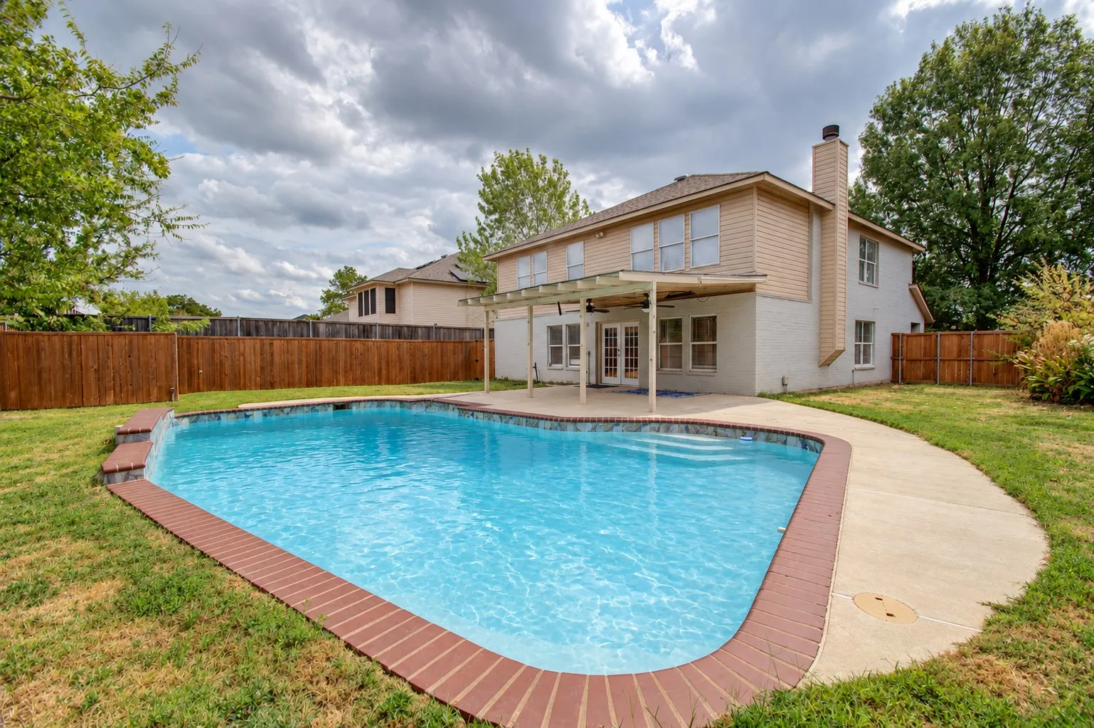 Single Family Residence For Rent in Denton County , 2813 Custer Drive, Corinth, Texas 76210, 4 Bedroom, 3 Bathroom, 2 Garage spaces, 2,683 Sqft, built in 1999, mls#21401141, Real Estate Agent in Corinth, Homes For Rent in Denton county, Homes For Rent in Corinth, Realtor in Corinth Texas, Real Estate Brokerage Independent Realty Texas, Luminita Cordes Realtor