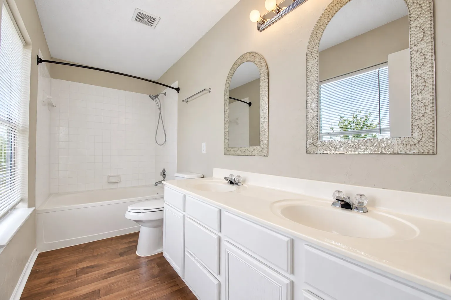 Single Family Residence For Rent in Denton County , 2813 Custer Drive, Corinth, Texas 76210, 4 Bedroom, 3 Bathroom, 2 Garage spaces, 2,683 Sqft, built in 1999, mls#21401141, Real Estate Agent in Corinth, Homes For Rent in Denton county, Homes For Rent in Corinth, Realtor in Corinth Texas, Real Estate Brokerage Independent Realty Texas, Luminita Cordes Realtor