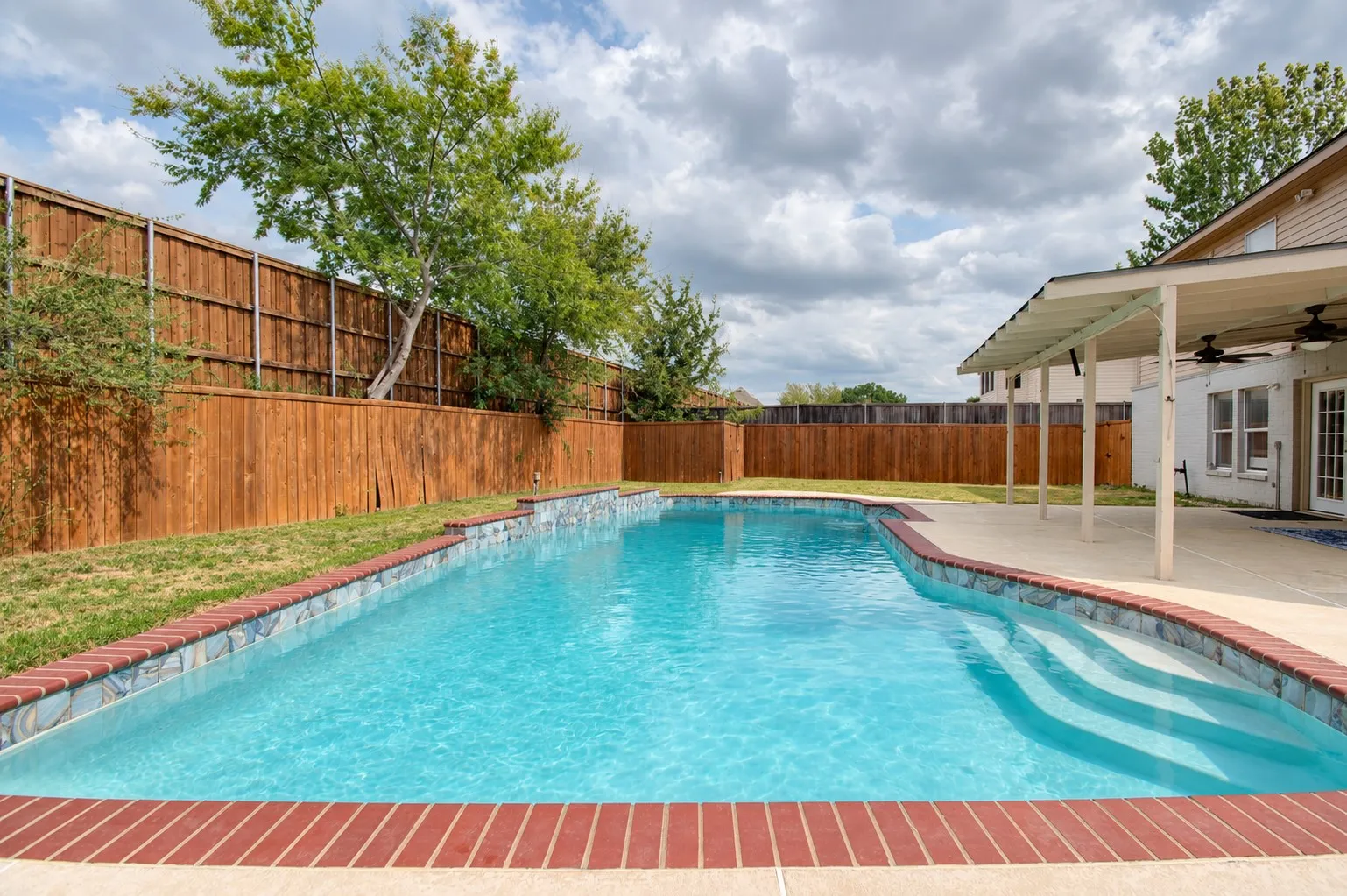 Single Family Residence For Rent in Denton County , 2813 Custer Drive, Corinth, Texas 76210, 4 Bedroom, 3 Bathroom, 2 Garage spaces, 2,683 Sqft, built in 1999, mls#21401141, Real Estate Agent in Corinth, Homes For Rent in Denton county, Homes For Rent in Corinth, Realtor in Corinth Texas, Real Estate Brokerage Independent Realty Texas, Luminita Cordes Realtor