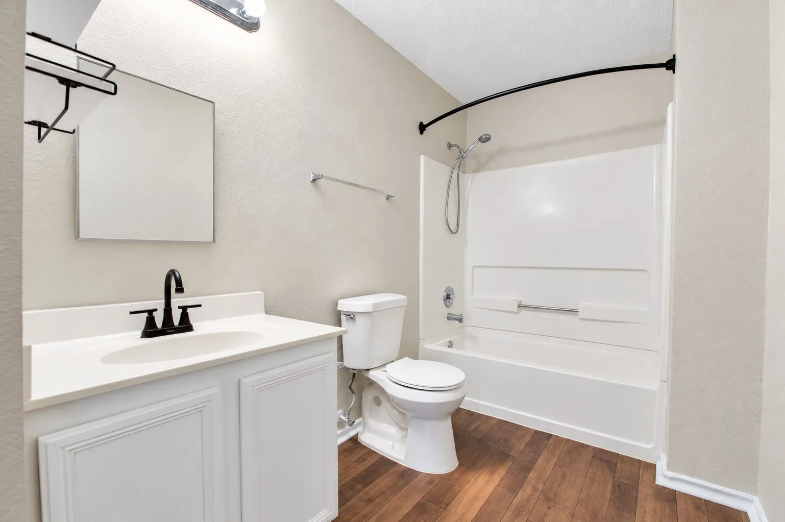 Single Family Residence For Rent in Denton County , 2813 Custer Drive, Corinth, Texas 76210, 4 Bedroom, 3 Bathroom, 2 Garage spaces, 2,683 Sqft, built in 1999, mls#21401141, Real Estate Agent in Corinth, Homes For Rent in Denton county, Homes For Rent in Corinth, Realtor in Corinth Texas, Real Estate Brokerage Independent Realty Texas, Luminita Cordes Realtor