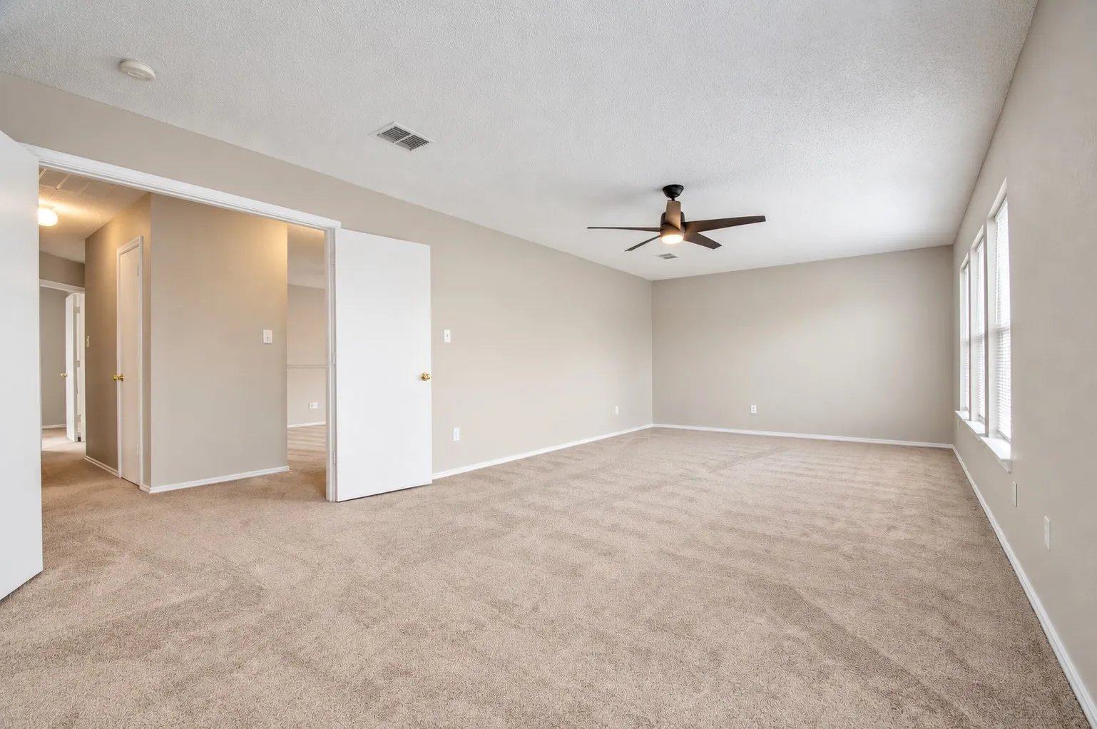 Single Family Residence For Rent in Denton County , 2813 Custer Drive, Corinth, Texas 76210, 4 Bedroom, 3 Bathroom, 2 Garage spaces, 2,683 Sqft, built in 1999, mls#21401141, Real Estate Agent in Corinth, Homes For Rent in Denton county, Homes For Rent in Corinth, Realtor in Corinth Texas, Real Estate Brokerage Independent Realty Texas, Luminita Cordes Realtor