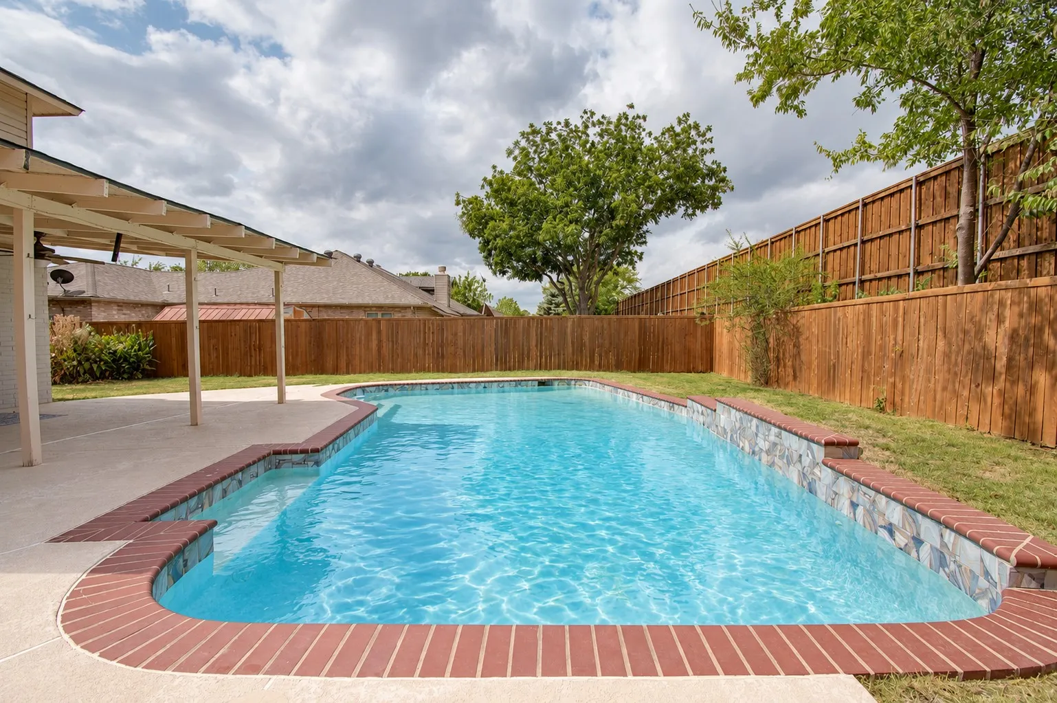 Single Family Residence For Rent in Denton County , 2813 Custer Drive, Corinth, Texas 76210, 4 Bedroom, 3 Bathroom, 2 Garage spaces, 2,683 Sqft, built in 1999, mls#21401141, Real Estate Agent in Corinth, Homes For Rent in Denton county, Homes For Rent in Corinth, Realtor in Corinth Texas, Real Estate Brokerage Independent Realty Texas, Luminita Cordes Realtor