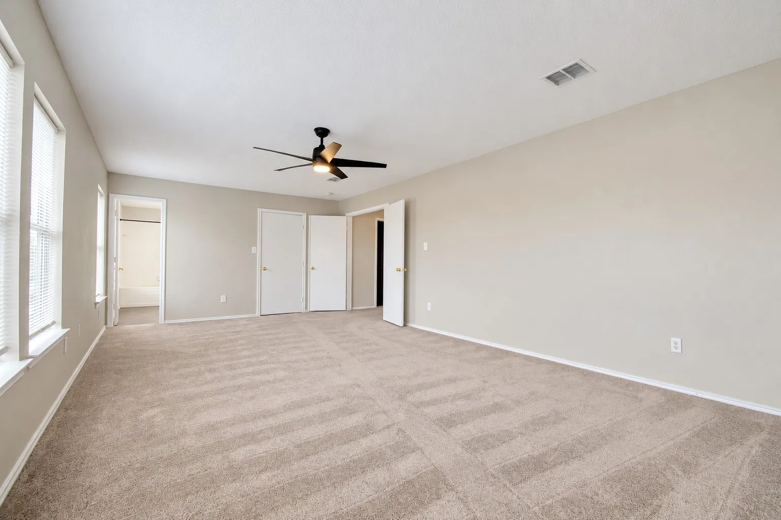 Single Family Residence For Rent in Denton County , 2813 Custer Drive, Corinth, Texas 76210, 4 Bedroom, 3 Bathroom, 2 Garage spaces, 2,683 Sqft, built in 1999, mls#21401141, Real Estate Agent in Corinth, Homes For Rent in Denton county, Homes For Rent in Corinth, Realtor in Corinth Texas, Real Estate Brokerage Independent Realty Texas, Luminita Cordes Realtor