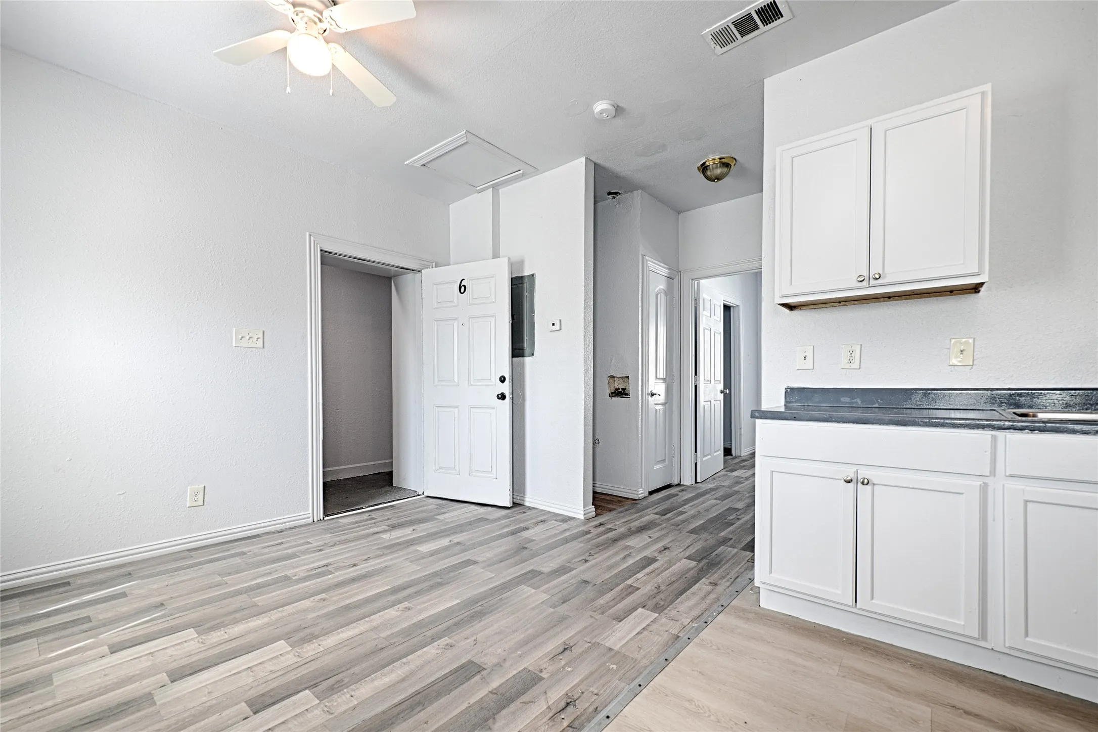 Apartment For Sale in Dallas County , 3020 South Boulevard 6, Dallas, Texas 75215, 10 Bedroom, 6 Bathroom, Garage spaces, 0 Sqft, built in 1931, mls#21400396, Real Estate Agent in Dallas, Homes For Sale in Dallas county, Homes For Sale in Dallas, Realtor in Dallas Texas, Real Estate Brokerage Independent Realty Texas, Luminita Cordes Realtor