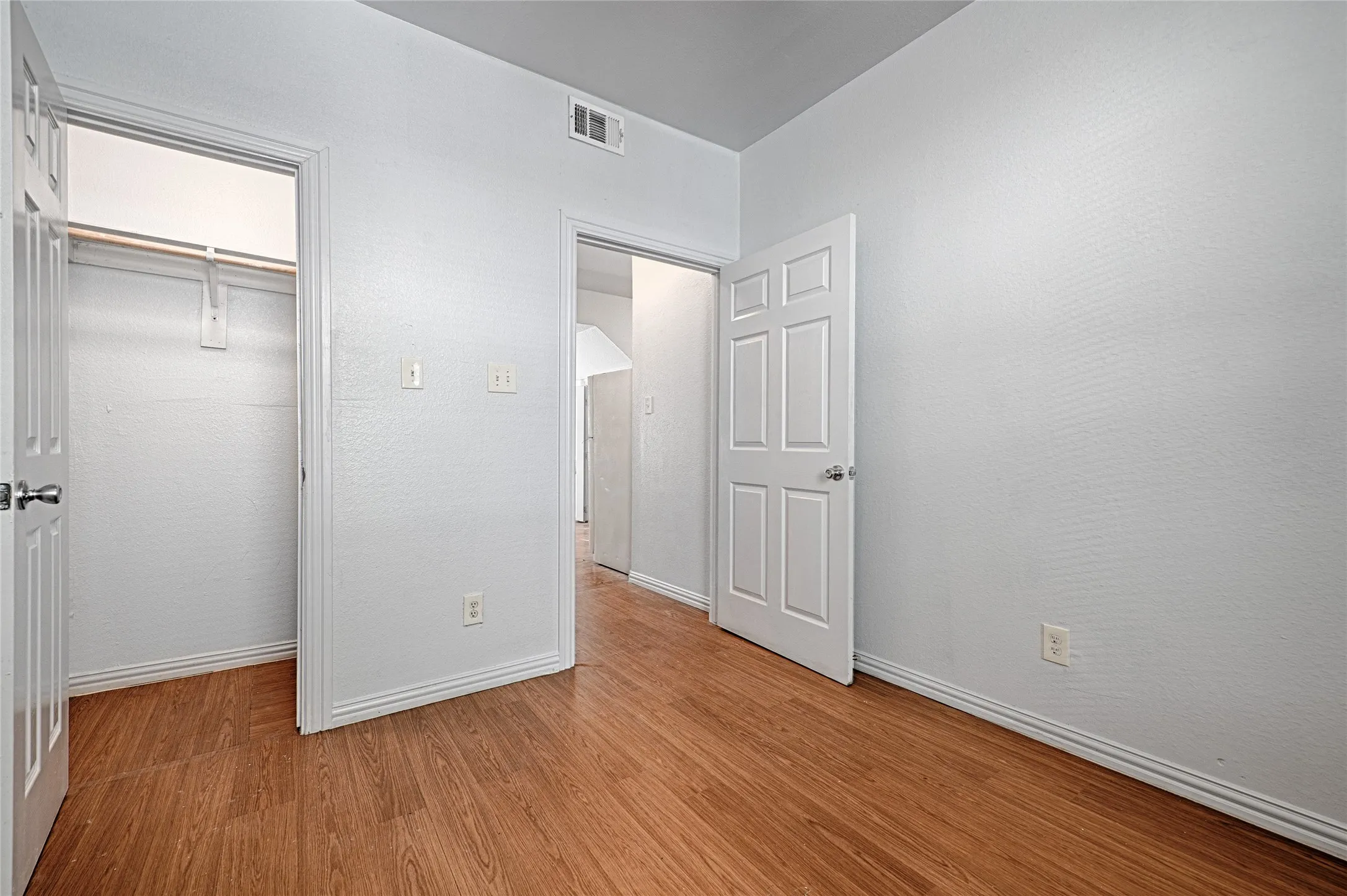 Apartment For Sale in Dallas County , 3020 South Boulevard 6, Dallas, Texas 75215, 10 Bedroom, 6 Bathroom, Garage spaces, 0 Sqft, built in 1931, mls#21400396, Real Estate Agent in Dallas, Homes For Sale in Dallas county, Homes For Sale in Dallas, Realtor in Dallas Texas, Real Estate Brokerage Independent Realty Texas, Luminita Cordes Realtor