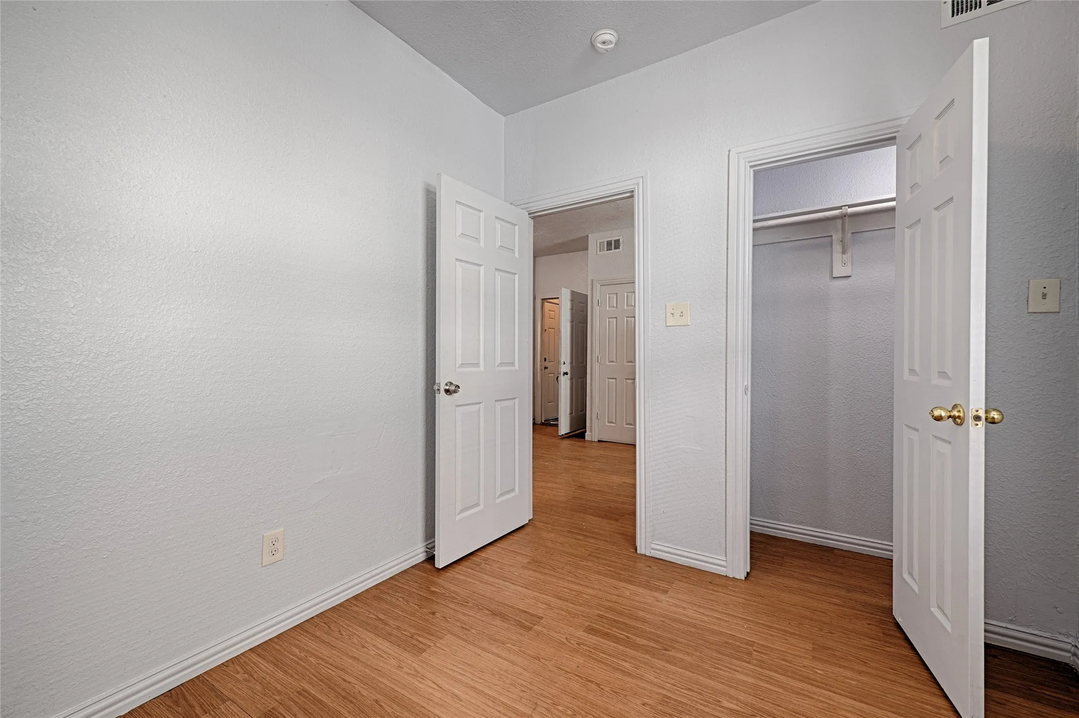 Apartment For Sale in Dallas County , 3020 South Boulevard 6, Dallas, Texas 75215, 10 Bedroom, 6 Bathroom, Garage spaces, 0 Sqft, built in 1931, mls#21400396, Real Estate Agent in Dallas, Homes For Sale in Dallas county, Homes For Sale in Dallas, Realtor in Dallas Texas, Real Estate Brokerage Independent Realty Texas, Luminita Cordes Realtor