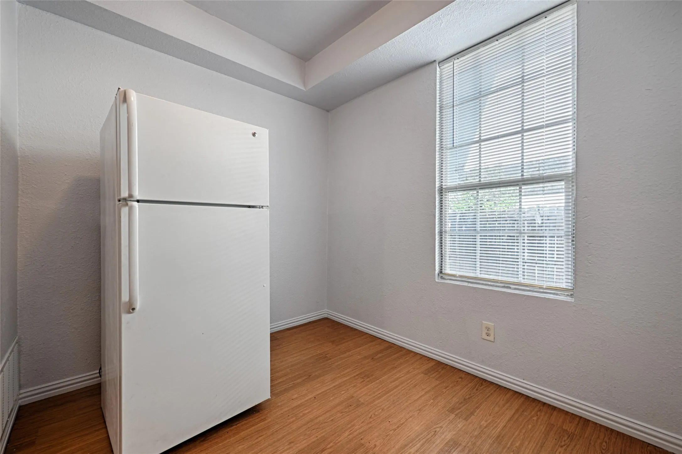 Apartment For Sale in Dallas County , 3020 South Boulevard 6, Dallas, Texas 75215, 10 Bedroom, 6 Bathroom, Garage spaces, 0 Sqft, built in 1931, mls#21400396, Real Estate Agent in Dallas, Homes For Sale in Dallas county, Homes For Sale in Dallas, Realtor in Dallas Texas, Real Estate Brokerage Independent Realty Texas, Luminita Cordes Realtor