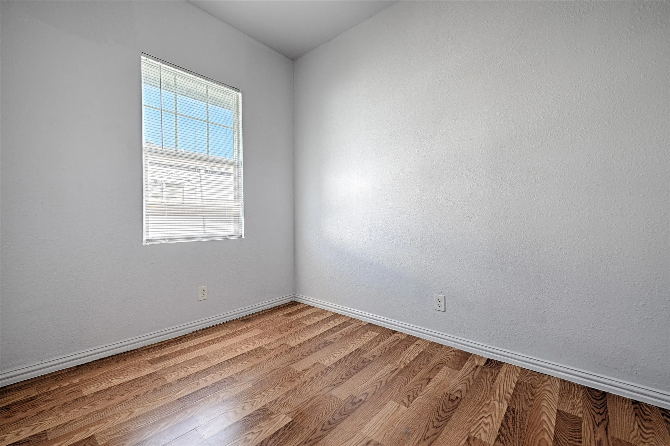 Apartment For Sale in Dallas County , 3020 South Boulevard 6, Dallas, Texas 75215, 10 Bedroom, 6 Bathroom, Garage spaces, 0 Sqft, built in 1931, mls#21400396, Real Estate Agent in Dallas, Homes For Sale in Dallas county, Homes For Sale in Dallas, Realtor in Dallas Texas, Real Estate Brokerage Independent Realty Texas, Luminita Cordes Realtor