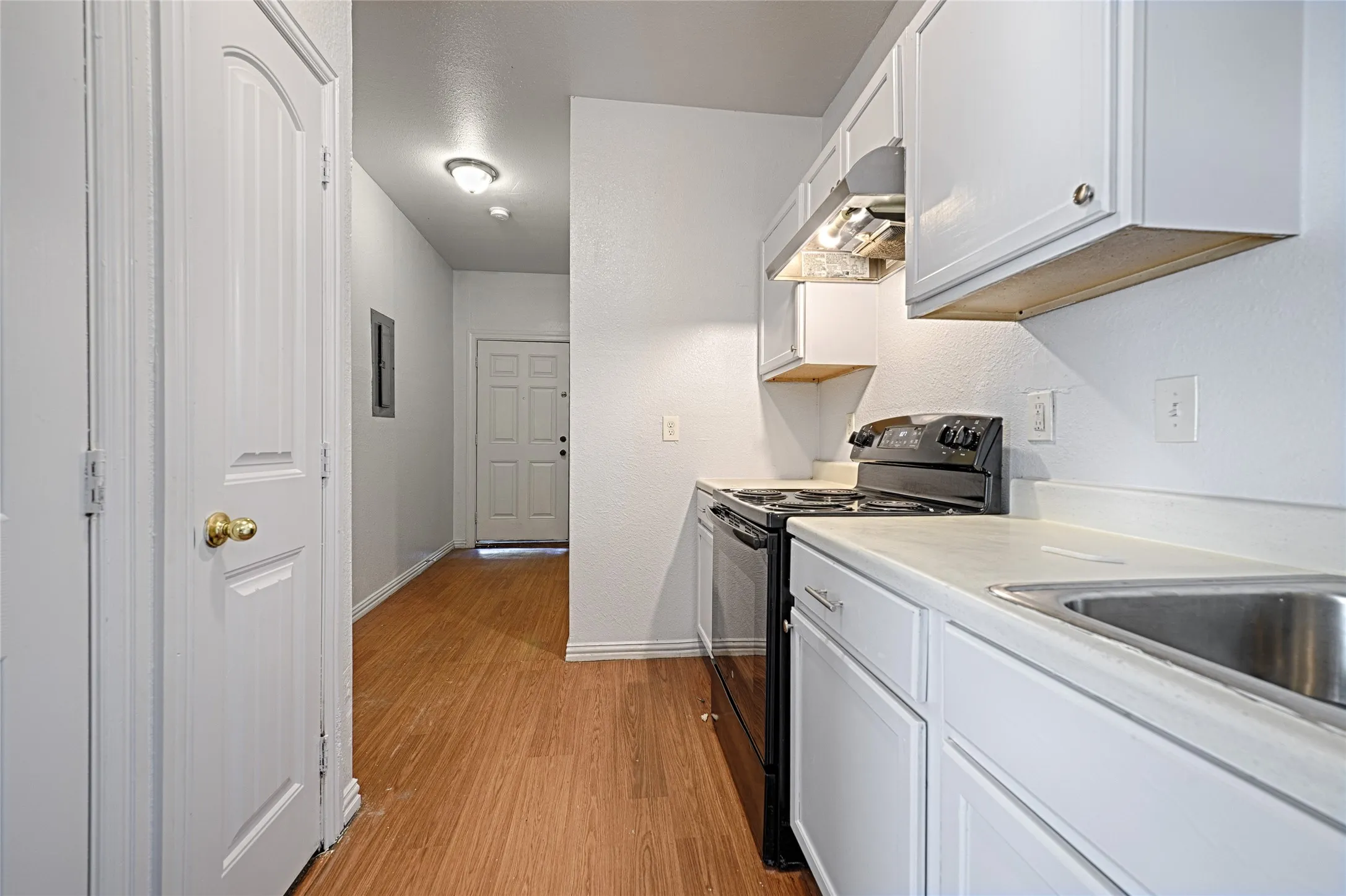 Apartment For Sale in Dallas County , 3020 South Boulevard 6, Dallas, Texas 75215, 10 Bedroom, 6 Bathroom, Garage spaces, 0 Sqft, built in 1931, mls#21400396, Real Estate Agent in Dallas, Homes For Sale in Dallas county, Homes For Sale in Dallas, Realtor in Dallas Texas, Real Estate Brokerage Independent Realty Texas, Luminita Cordes Realtor