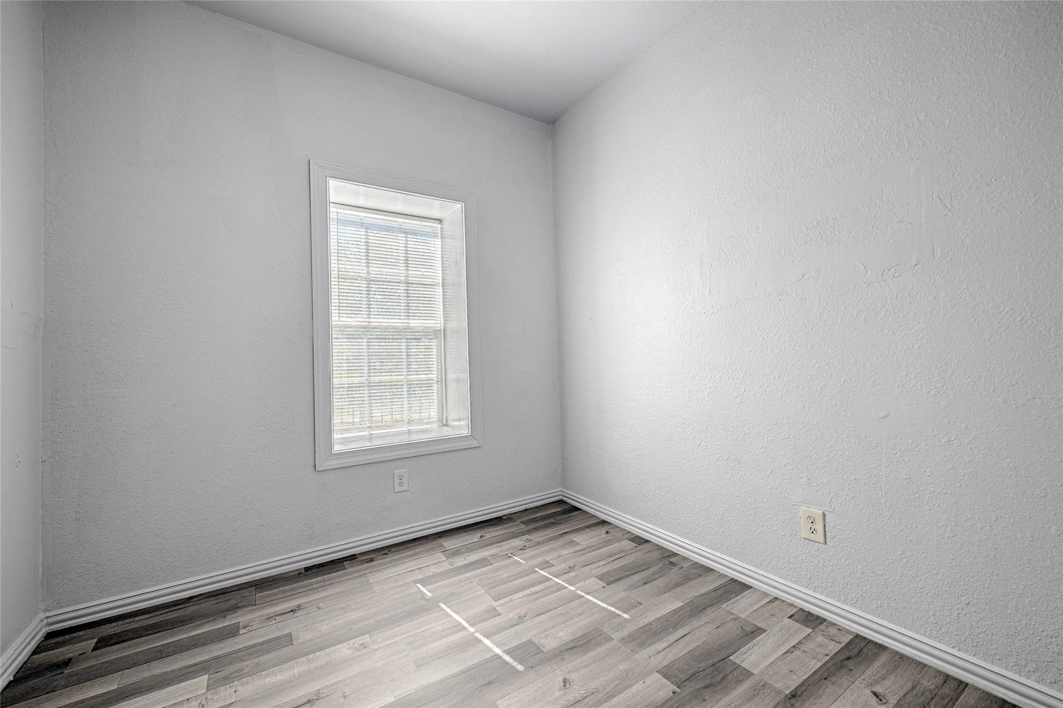 Apartment For Sale in Dallas County , 3020 South Boulevard 6, Dallas, Texas 75215, 10 Bedroom, 6 Bathroom, Garage spaces, 0 Sqft, built in 1931, mls#21400396, Real Estate Agent in Dallas, Homes For Sale in Dallas county, Homes For Sale in Dallas, Realtor in Dallas Texas, Real Estate Brokerage Independent Realty Texas, Luminita Cordes Realtor