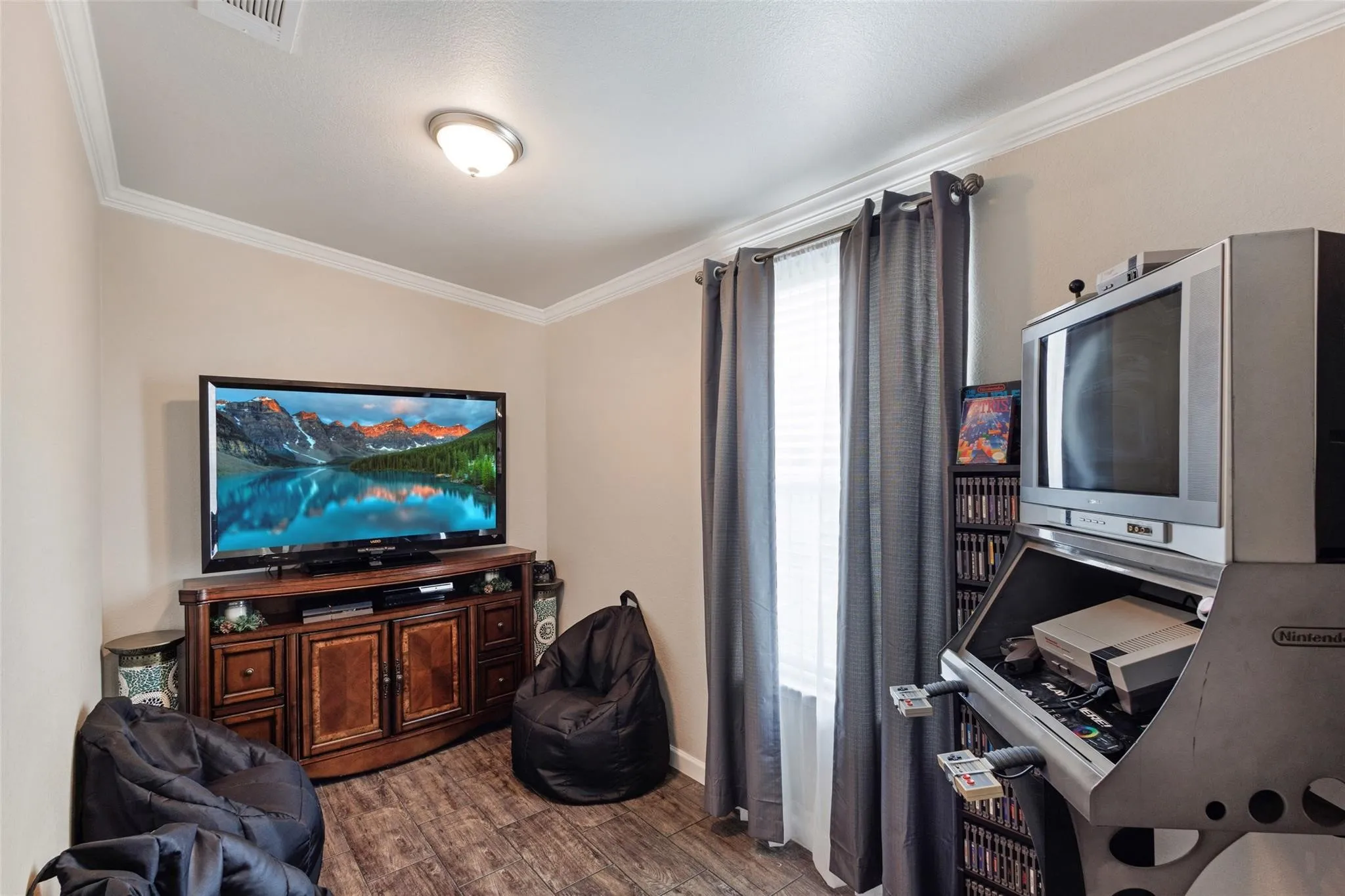 Flex room