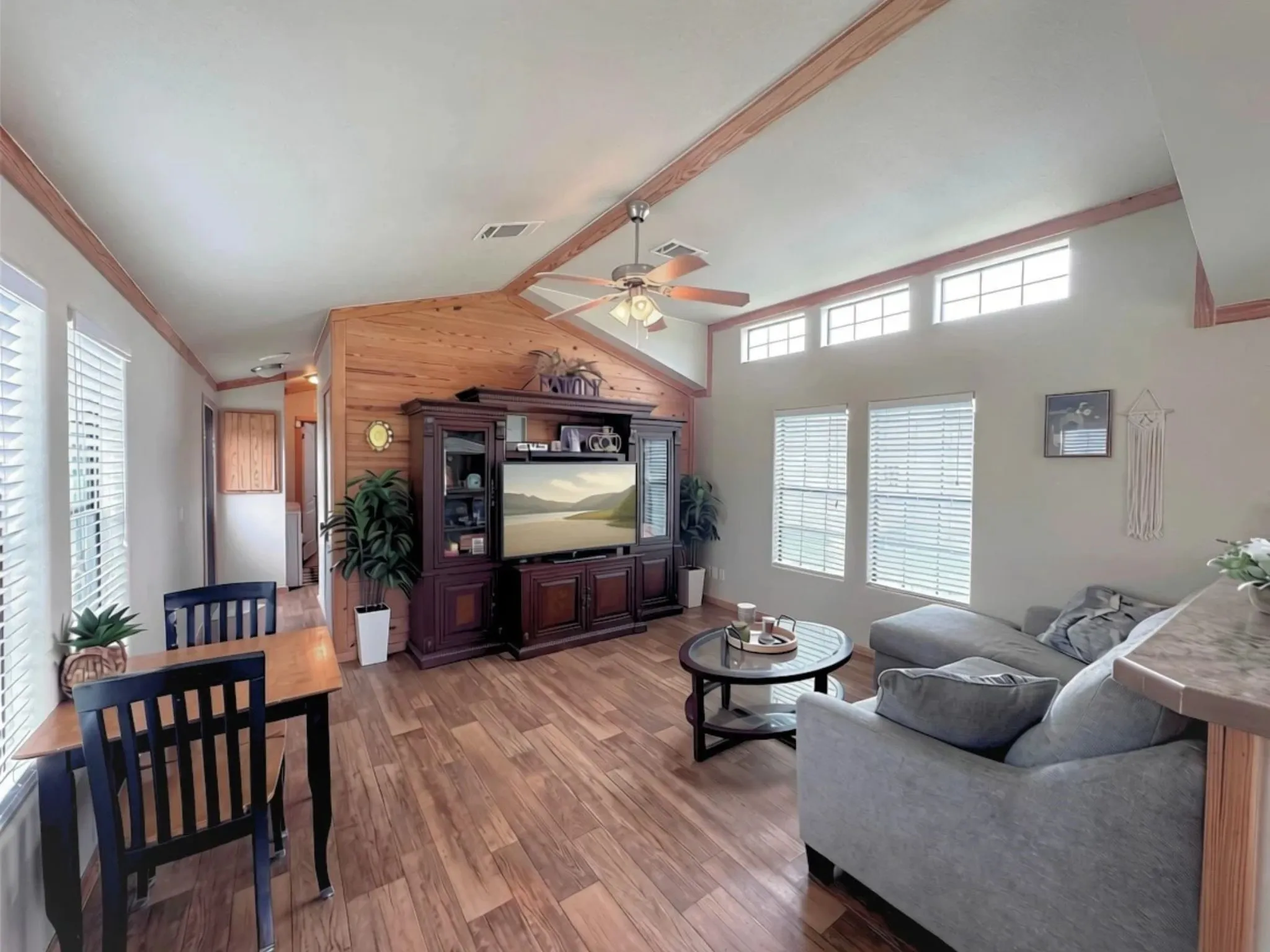 Single Family Residence For Sale in Hunt County , 4081 Fm 2736, Campbell, Texas 75422, 5 Bedroom, 3 Bathroom, Garage spaces, 3,192 Sqft, built in 2018, mls#21399759, Real Estate Agent in Campbell, Homes For Sale in Hunt county, Homes For Sale in Campbell, Realtor in Campbell Texas, Real Estate Brokerage Independent Realty Texas, Luminita Cordes Realtor