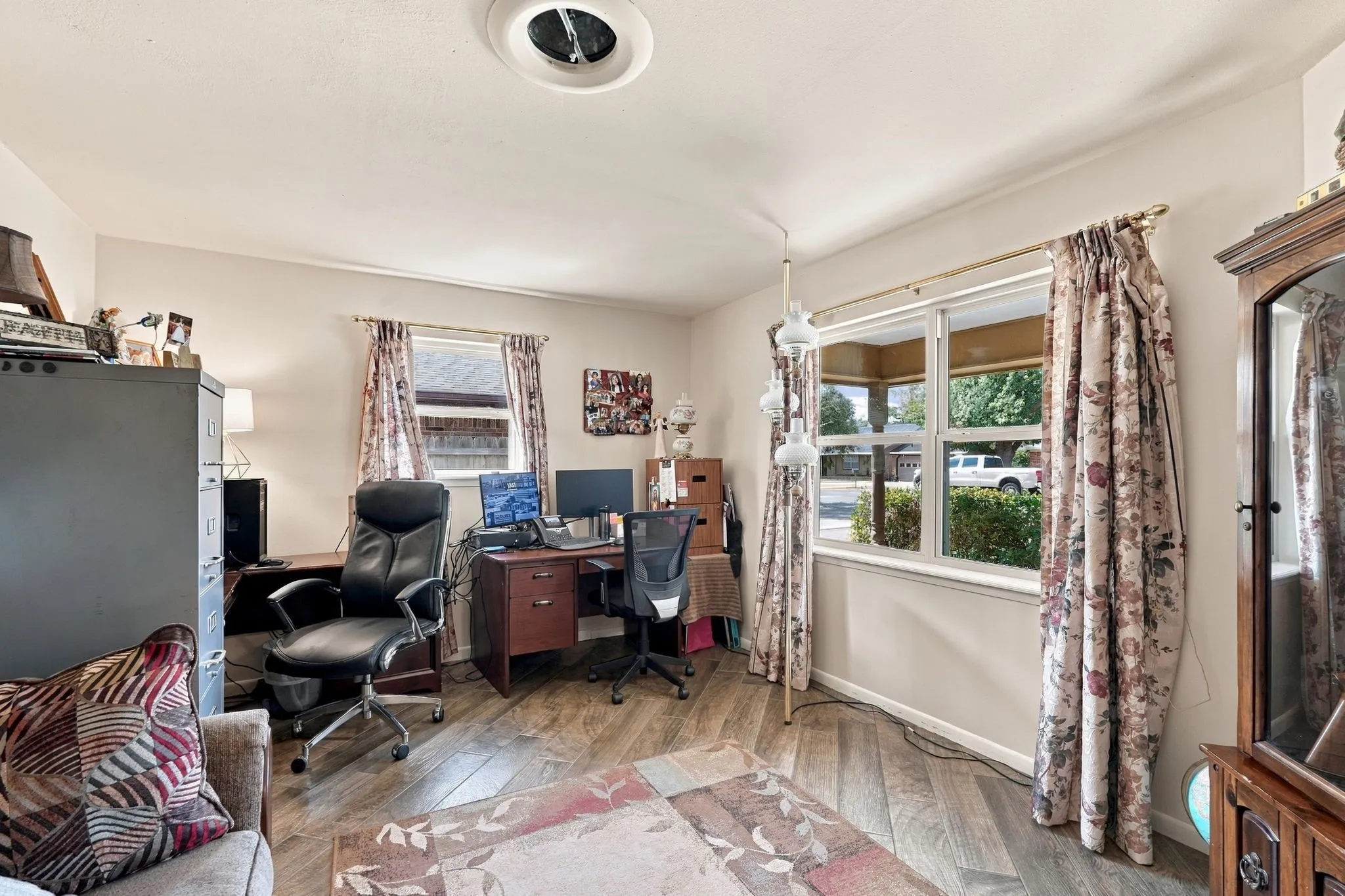 Single Family Residence For Sale in Taylor County , 4333 Caprock Road, Abilene, Texas 79606, 4 Bedroom, 2 Bathroom, 2 Garage spaces, 2,737 Sqft, built in 1966, mls#21400427, Real Estate Agent in Abilene, Homes For Sale in Taylor county, Homes For Sale in Abilene, Realtor in Abilene Texas, Real Estate Brokerage Independent Realty Texas, Luminita Cordes Realtor