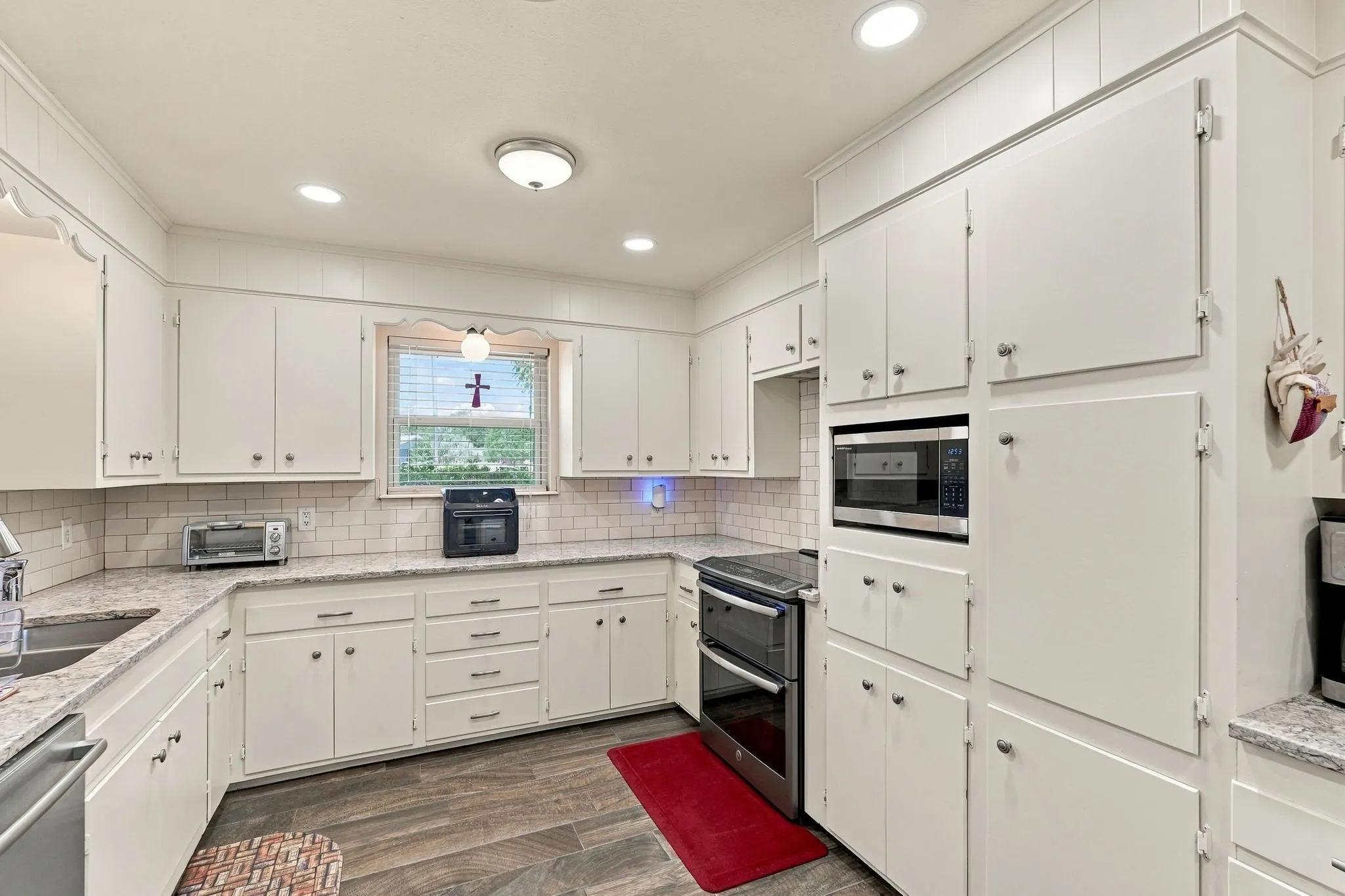 Single Family Residence For Sale in Taylor County , 4333 Caprock Road, Abilene, Texas 79606, 4 Bedroom, 2 Bathroom, 2 Garage spaces, 2,737 Sqft, built in 1966, mls#21400427, Real Estate Agent in Abilene, Homes For Sale in Taylor county, Homes For Sale in Abilene, Realtor in Abilene Texas, Real Estate Brokerage Independent Realty Texas, Luminita Cordes Realtor