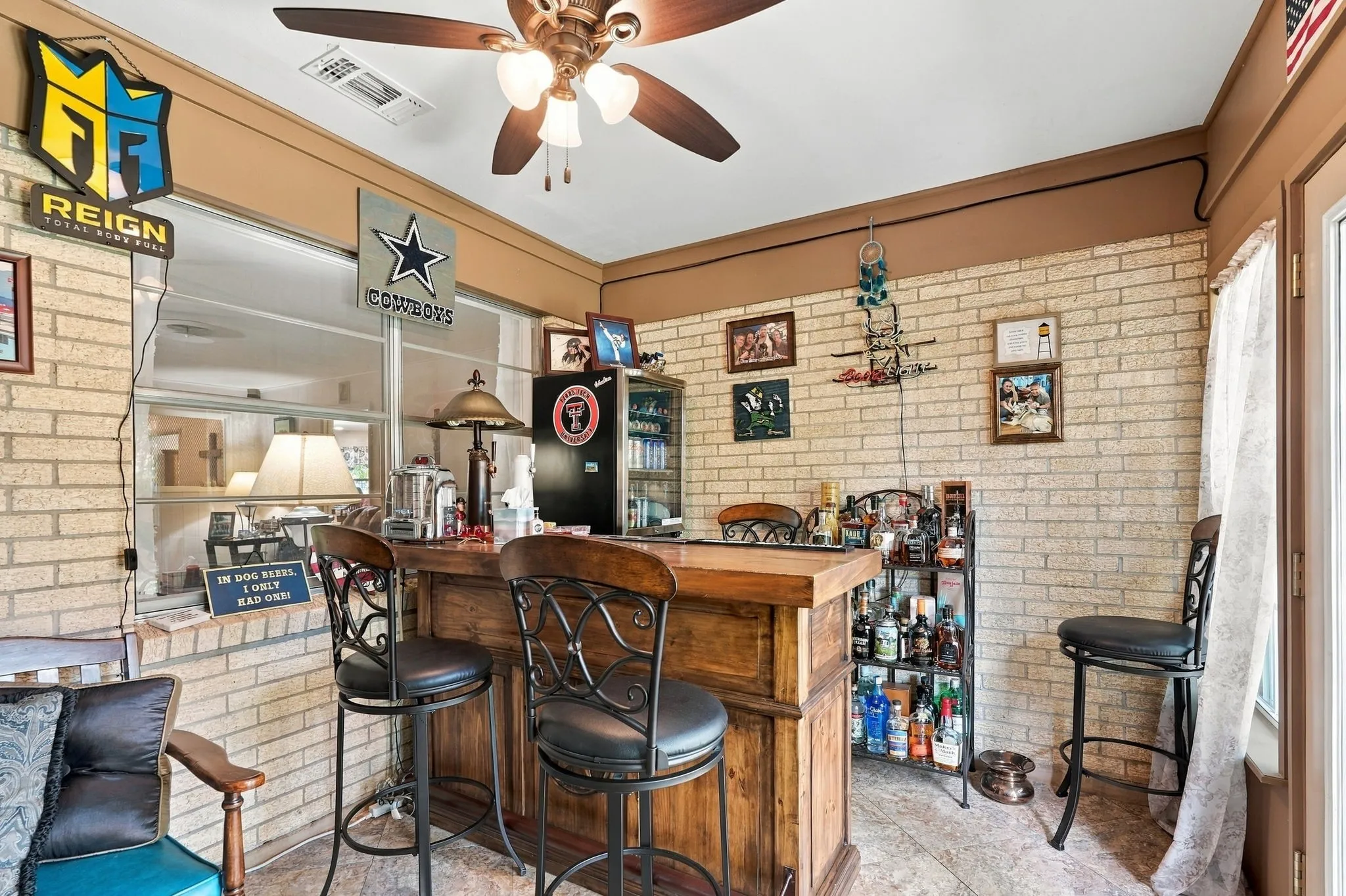 Single Family Residence For Sale in Taylor County , 4333 Caprock Road, Abilene, Texas 79606, 4 Bedroom, 2 Bathroom, 2 Garage spaces, 2,737 Sqft, built in 1966, mls#21400427, Real Estate Agent in Abilene, Homes For Sale in Taylor county, Homes For Sale in Abilene, Realtor in Abilene Texas, Real Estate Brokerage Independent Realty Texas, Luminita Cordes Realtor
