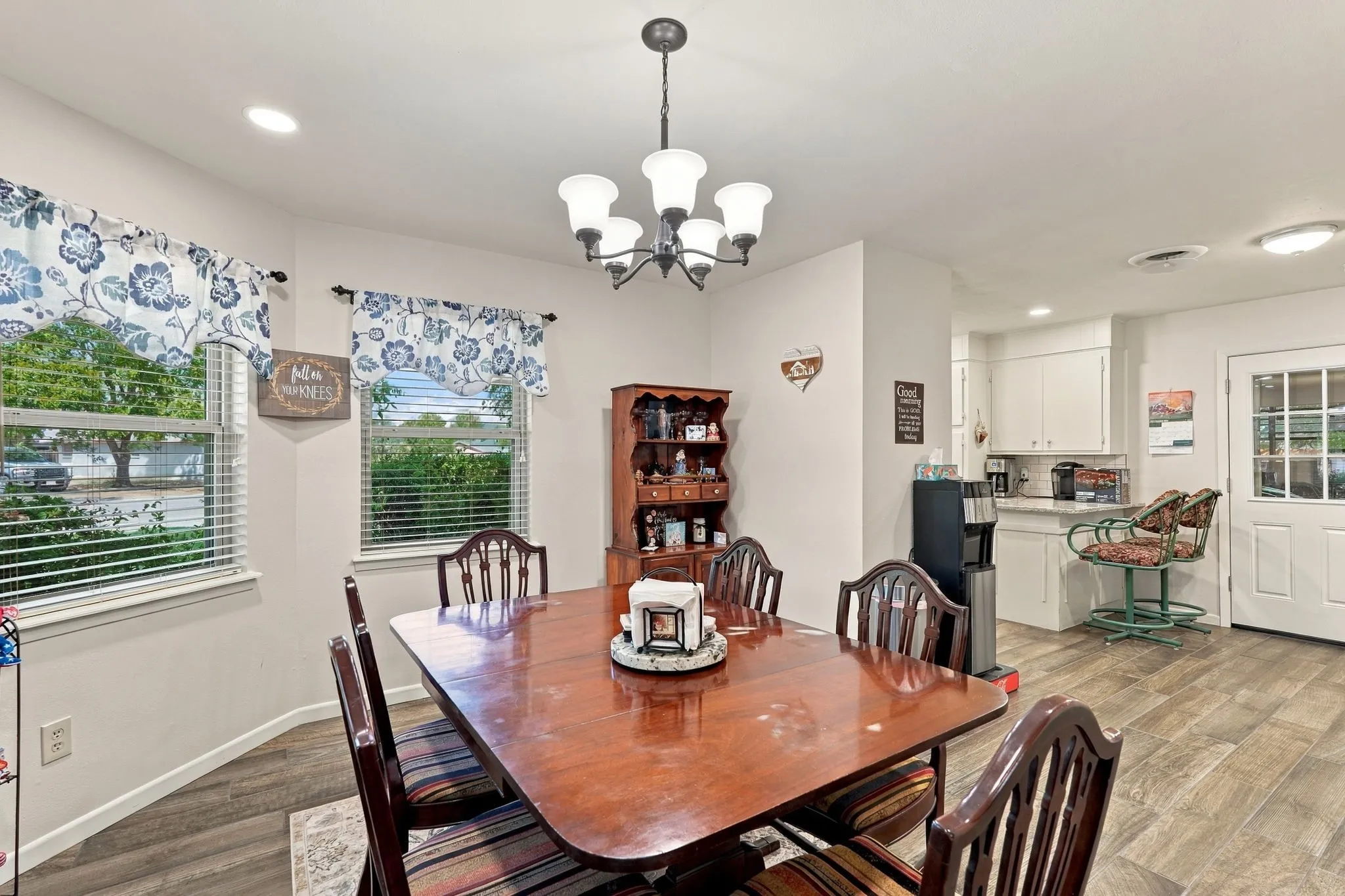 Single Family Residence For Sale in Taylor County , 4333 Caprock Road, Abilene, Texas 79606, 4 Bedroom, 2 Bathroom, 2 Garage spaces, 2,737 Sqft, built in 1966, mls#21400427, Real Estate Agent in Abilene, Homes For Sale in Taylor county, Homes For Sale in Abilene, Realtor in Abilene Texas, Real Estate Brokerage Independent Realty Texas, Luminita Cordes Realtor