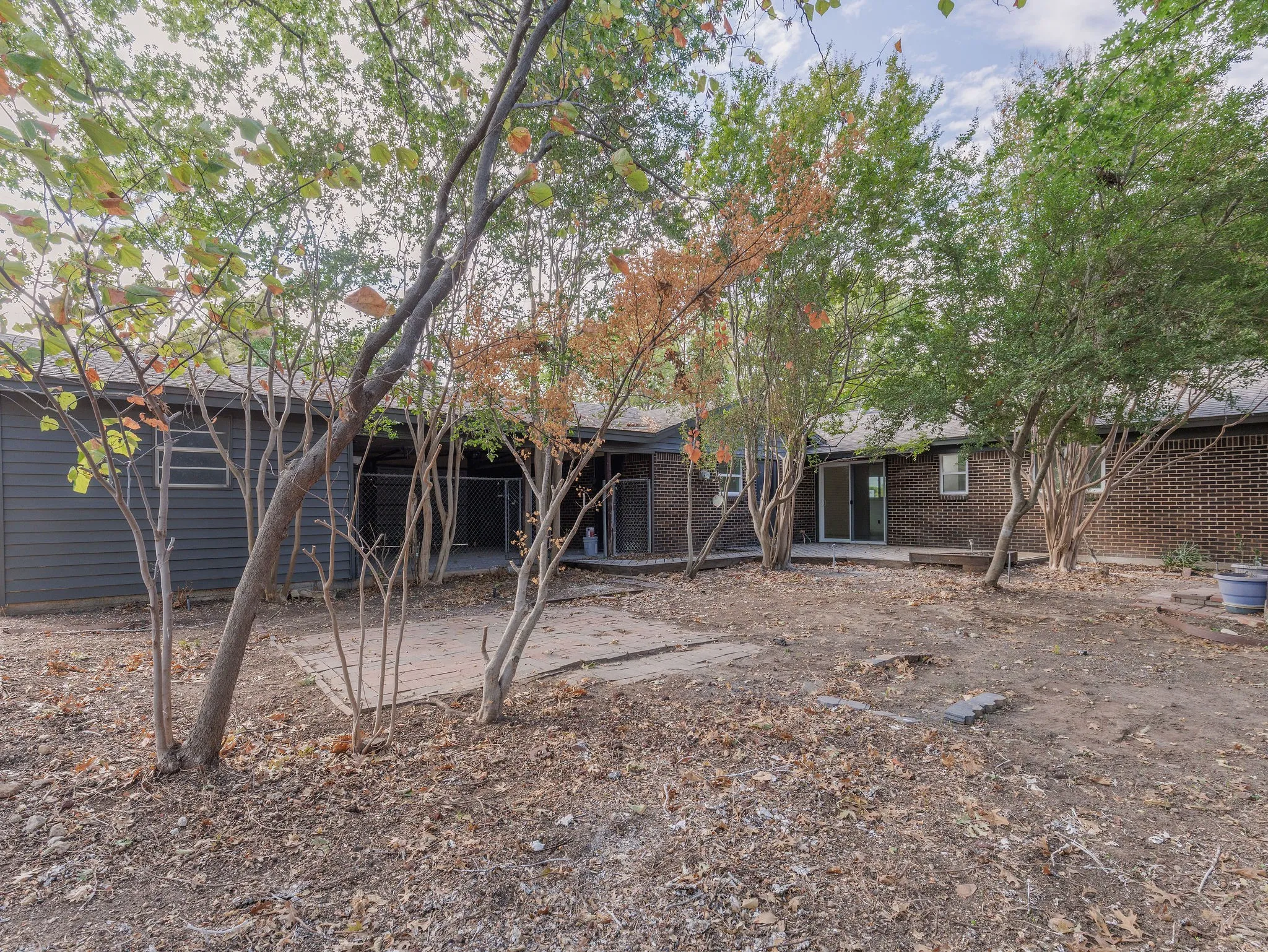 Single Family Residence For Sale in Tarrant County , 6700 Karen Drive, North Richland Hills, Texas 76180, 3 Bedroom, 2 Bathroom, Garage spaces, 1,636 Sqft, built in 1961, mls#21400591, Real Estate Agent in North Richland Hills, Homes For Sale in Tarrant county, Homes For Sale in North Richland Hills, Realtor in North Richland Hills Texas, Real Estate Brokerage Independent Realty Texas, Luminita Cordes Realtor