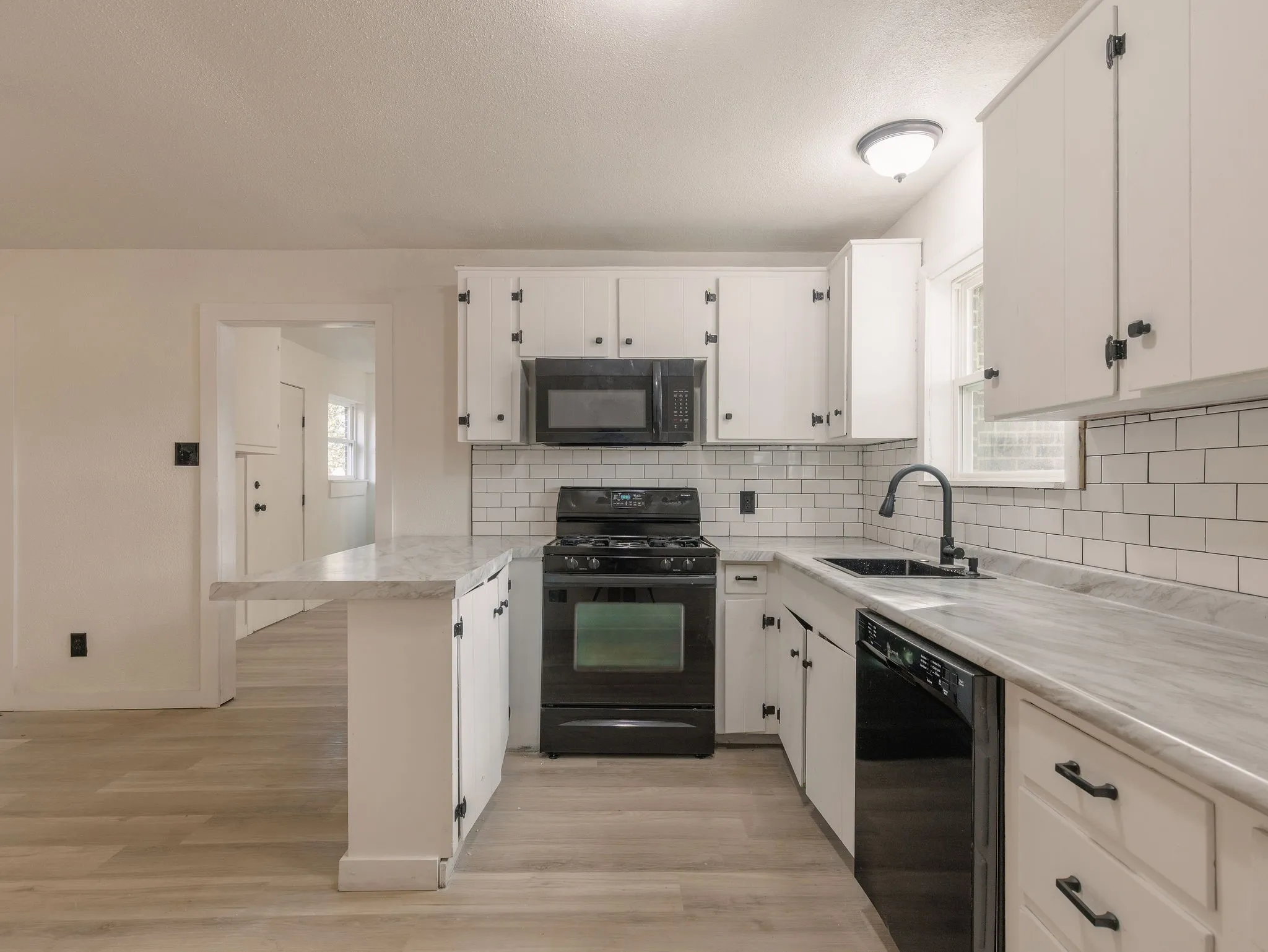 Single Family Residence For Sale in Tarrant County , 6700 Karen Drive, North Richland Hills, Texas 76180, 3 Bedroom, 2 Bathroom, Garage spaces, 1,636 Sqft, built in 1961, mls#21400591, Real Estate Agent in North Richland Hills, Homes For Sale in Tarrant county, Homes For Sale in North Richland Hills, Realtor in North Richland Hills Texas, Real Estate Brokerage Independent Realty Texas, Luminita Cordes Realtor