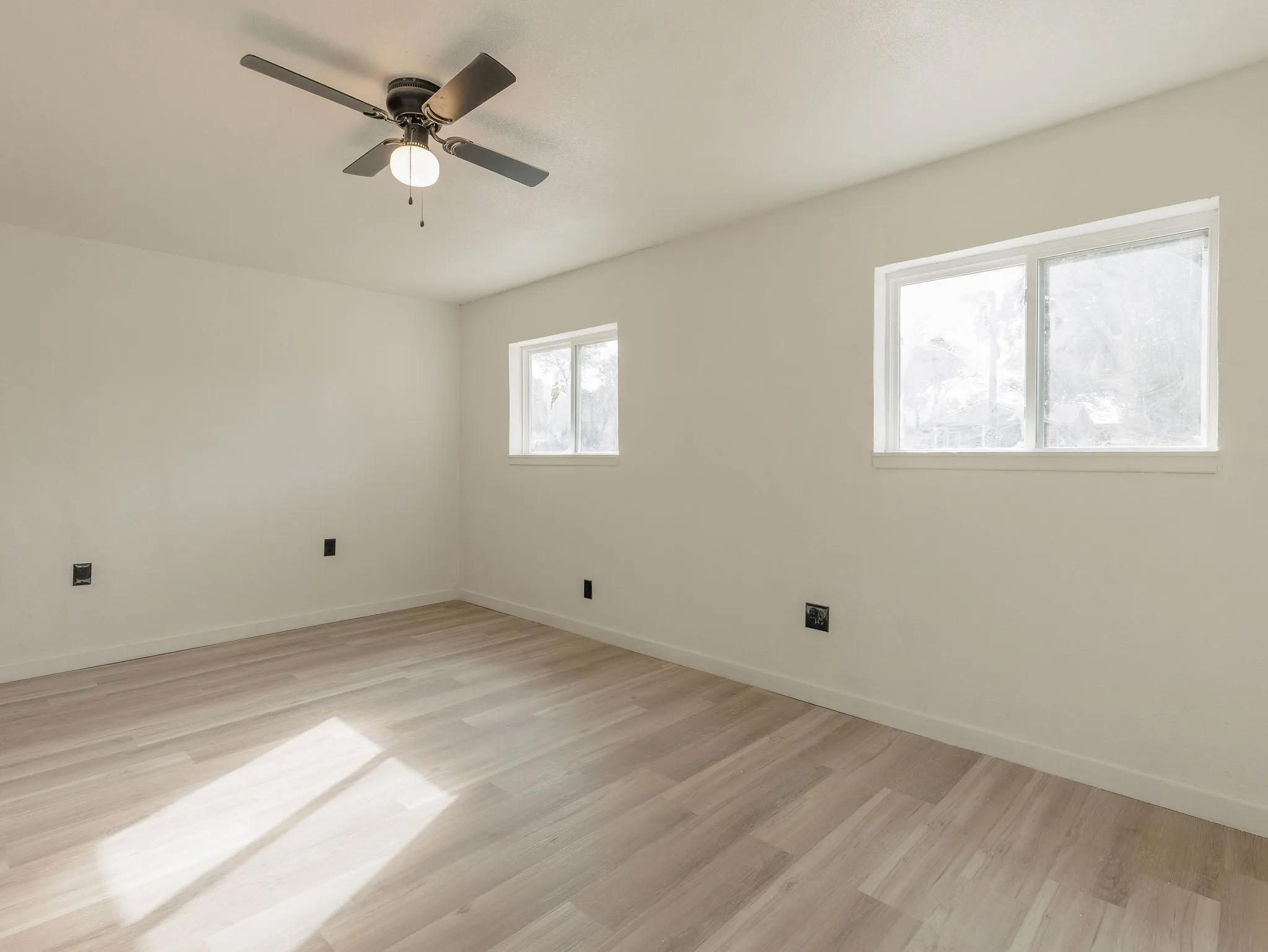 Single Family Residence For Sale in Tarrant County , 6700 Karen Drive, North Richland Hills, Texas 76180, 3 Bedroom, 2 Bathroom, Garage spaces, 1,636 Sqft, built in 1961, mls#21400591, Real Estate Agent in North Richland Hills, Homes For Sale in Tarrant county, Homes For Sale in North Richland Hills, Realtor in North Richland Hills Texas, Real Estate Brokerage Independent Realty Texas, Luminita Cordes Realtor