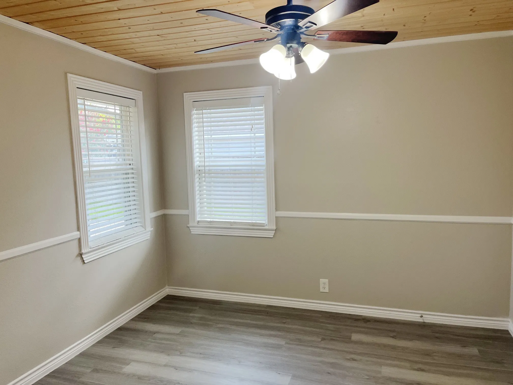 Single Family Residence For Sale in Lamar County , 615 E Fairview Street, Blossom, Texas 75416, 3 Bedroom, 2 Bathroom, Garage spaces, 1,644 Sqft, built in 0, mls#21401164, Real Estate Agent in Blossom, Homes For Sale in Lamar county, Homes For Sale in Blossom, Realtor in Blossom Texas, Real Estate Brokerage Independent Realty Texas, Luminita Cordes Realtor