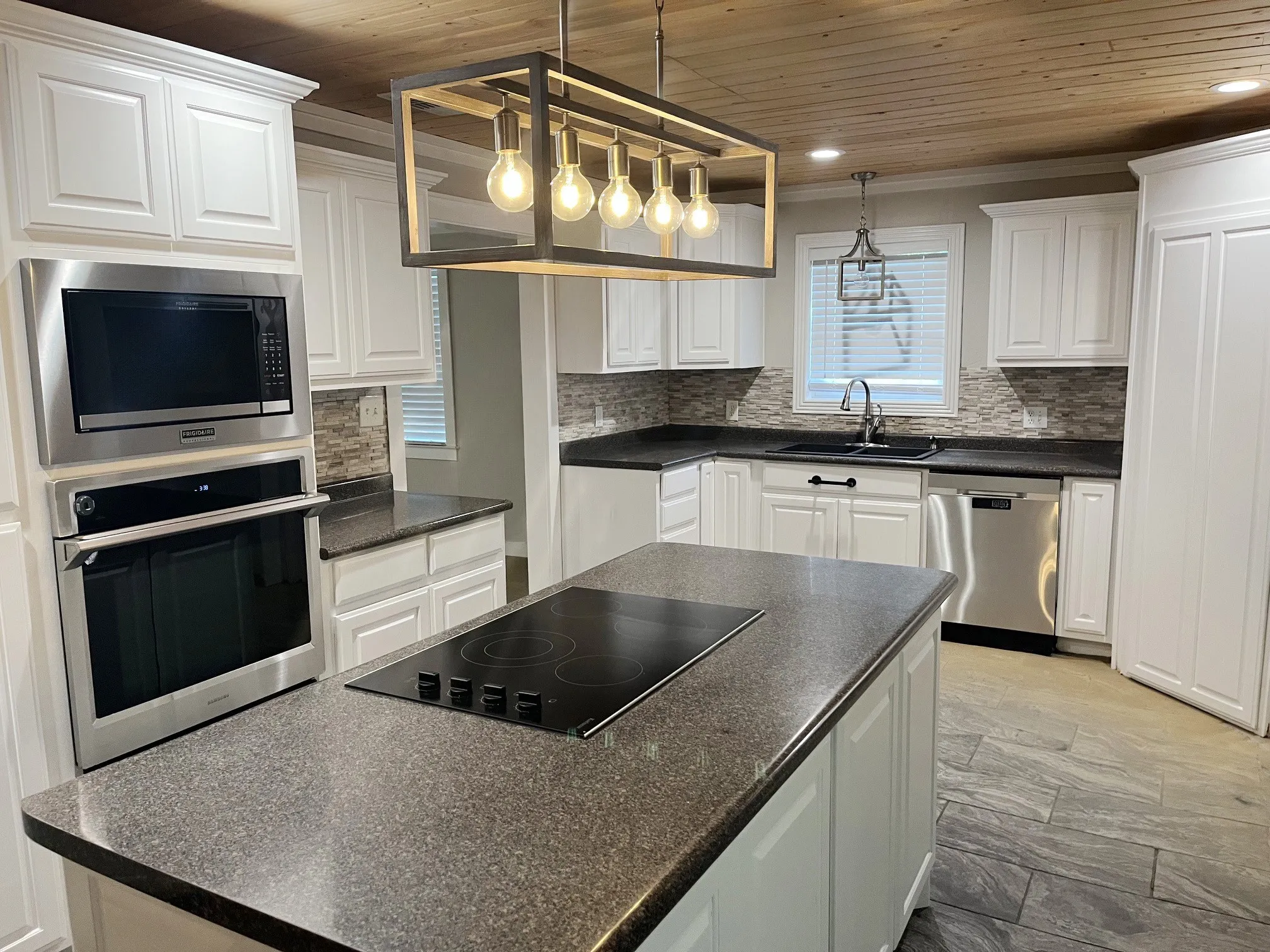Single Family Residence For Sale in Lamar County , 615 E Fairview Street, Blossom, Texas 75416, 3 Bedroom, 2 Bathroom, Garage spaces, 1,644 Sqft, built in 0, mls#21401164, Real Estate Agent in Blossom, Homes For Sale in Lamar county, Homes For Sale in Blossom, Realtor in Blossom Texas, Real Estate Brokerage Independent Realty Texas, Luminita Cordes Realtor