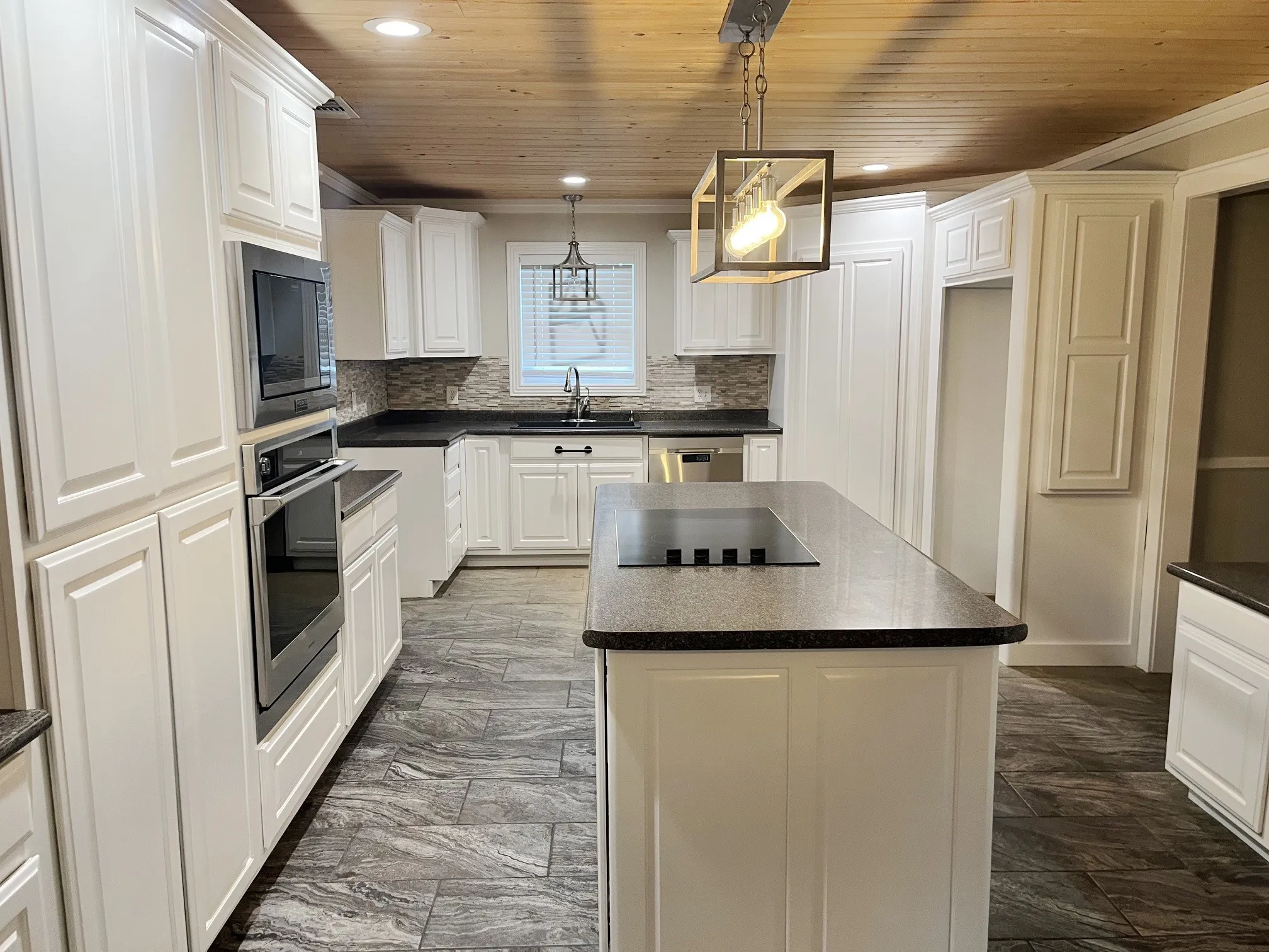 Single Family Residence For Sale in Lamar County , 615 E Fairview Street, Blossom, Texas 75416, 3 Bedroom, 2 Bathroom, Garage spaces, 1,644 Sqft, built in 0, mls#21401164, Real Estate Agent in Blossom, Homes For Sale in Lamar county, Homes For Sale in Blossom, Realtor in Blossom Texas, Real Estate Brokerage Independent Realty Texas, Luminita Cordes Realtor