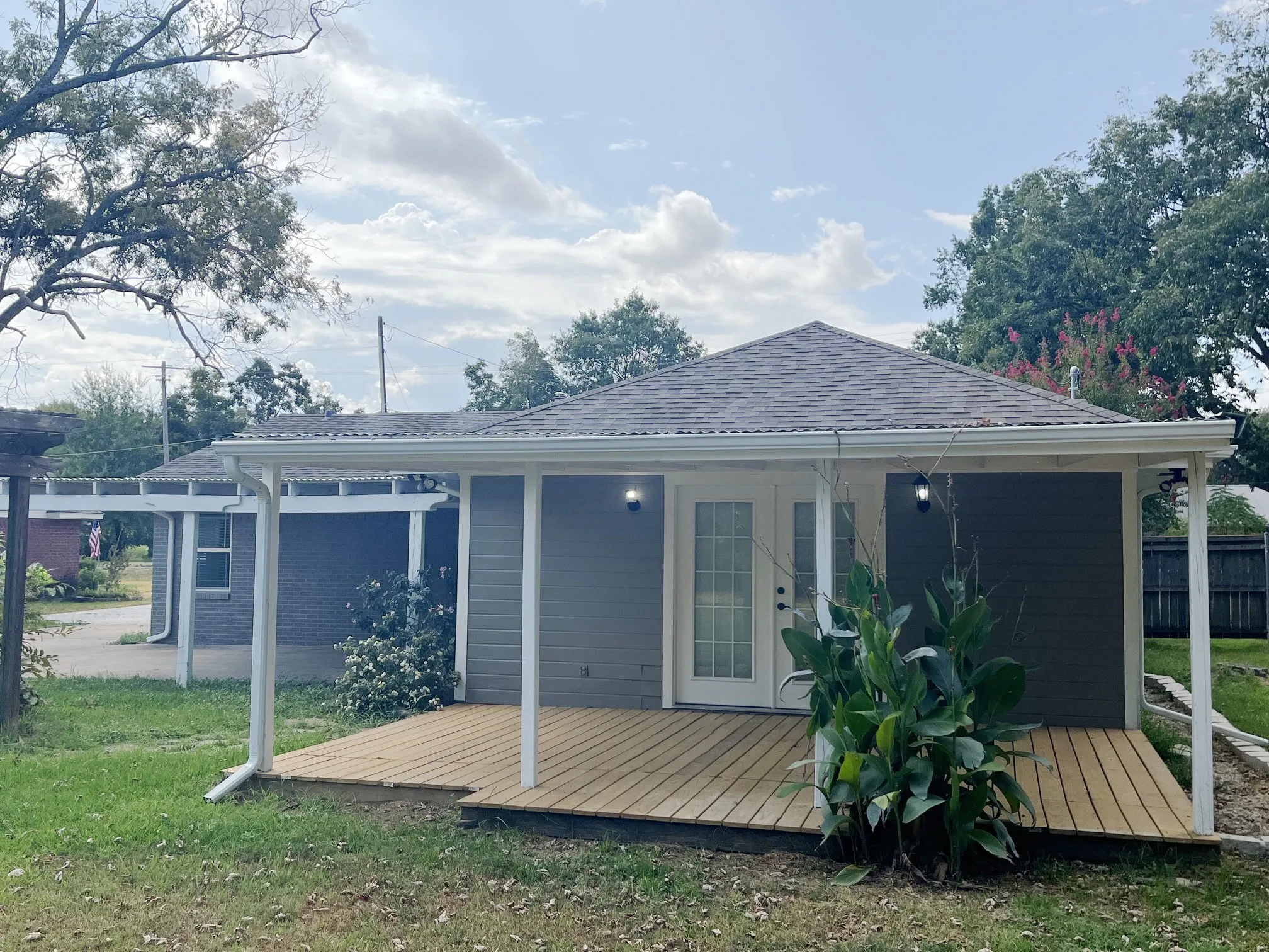 Single Family Residence For Sale in Lamar County , 615 E Fairview Street, Blossom, Texas 75416, 3 Bedroom, 2 Bathroom, Garage spaces, 1,644 Sqft, built in 0, mls#21401164, Real Estate Agent in Blossom, Homes For Sale in Lamar county, Homes For Sale in Blossom, Realtor in Blossom Texas, Real Estate Brokerage Independent Realty Texas, Luminita Cordes Realtor