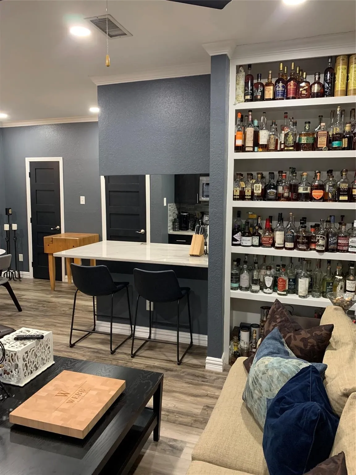 Condominium For Rent in Dallas County , 14333 Preston Road 306, Dallas, Texas 75254, 1 Bedroom, 2 Bathroom, Garage spaces, 896 Sqft, built in 1982, mls#21401185, Real Estate Agent in Dallas, Homes For Rent in Dallas county, Homes For Rent in Dallas, Realtor in Dallas Texas, Real Estate Brokerage Independent Realty Texas, Luminita Cordes Realtor
