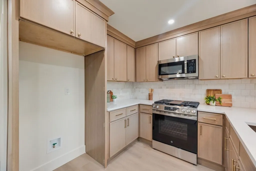 Single Family Residence For Sale in Dallas County , 1215 Briarcove Drive, Richardson, Texas 75081, 4 Bedroom, 2 Bathroom, 2 Garage spaces, 1,370 Sqft, built in 1967, mls#21399281, Real Estate Agent in Richardson, Homes For Sale in Dallas county, Homes For Sale in Richardson, Realtor in Richardson Texas, Real Estate Brokerage Independent Realty Texas, Luminita Cordes Realtor