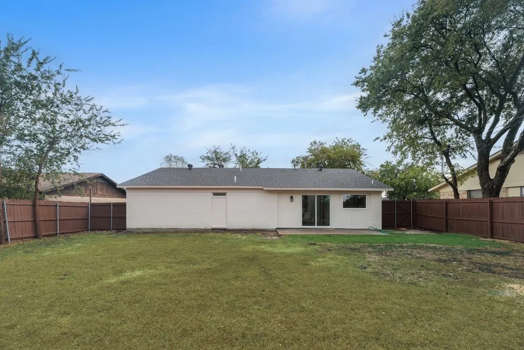 Single Family Residence For Sale in Dallas County , 1215 Briarcove Drive, Richardson, Texas 75081, 4 Bedroom, 2 Bathroom, 2 Garage spaces, 1,370 Sqft, built in 1967, mls#21399281, Real Estate Agent in Richardson, Homes For Sale in Dallas county, Homes For Sale in Richardson, Realtor in Richardson Texas, Real Estate Brokerage Independent Realty Texas, Luminita Cordes Realtor