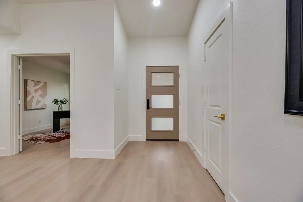 Single Family Residence For Sale in Dallas County , 1215 Briarcove Drive, Richardson, Texas 75081, 4 Bedroom, 2 Bathroom, 2 Garage spaces, 1,370 Sqft, built in 1967, mls#21399281, Real Estate Agent in Richardson, Homes For Sale in Dallas county, Homes For Sale in Richardson, Realtor in Richardson Texas, Real Estate Brokerage Independent Realty Texas, Luminita Cordes Realtor