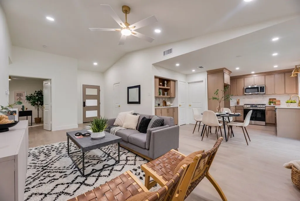 Single Family Residence For Sale in Dallas County , 1215 Briarcove Drive, Richardson, Texas 75081, 4 Bedroom, 2 Bathroom, 2 Garage spaces, 1,370 Sqft, built in 1967, mls#21399281, Real Estate Agent in Richardson, Homes For Sale in Dallas county, Homes For Sale in Richardson, Realtor in Richardson Texas, Real Estate Brokerage Independent Realty Texas, Luminita Cordes Realtor