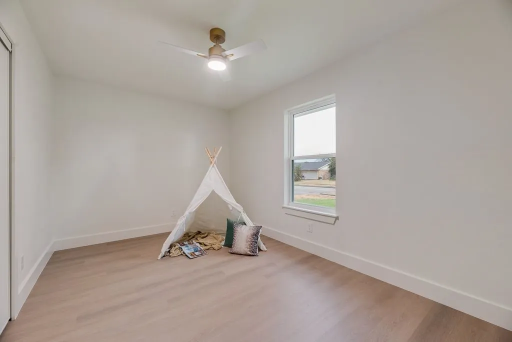 Single Family Residence For Sale in Dallas County , 1215 Briarcove Drive, Richardson, Texas 75081, 4 Bedroom, 2 Bathroom, 2 Garage spaces, 1,370 Sqft, built in 1967, mls#21399281, Real Estate Agent in Richardson, Homes For Sale in Dallas county, Homes For Sale in Richardson, Realtor in Richardson Texas, Real Estate Brokerage Independent Realty Texas, Luminita Cordes Realtor