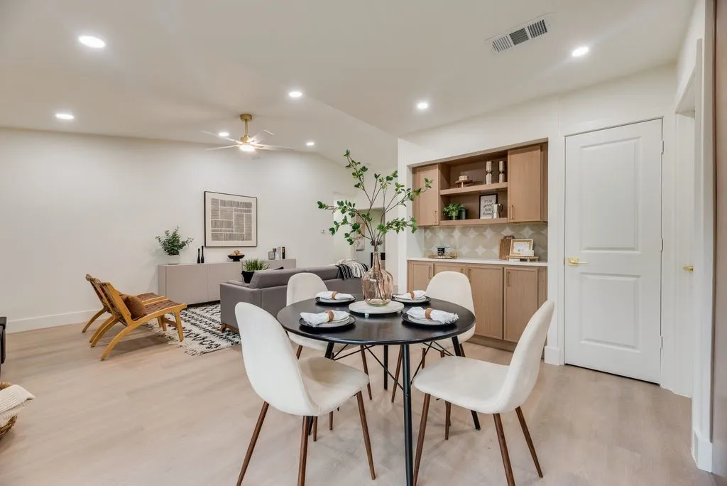 Single Family Residence For Sale in Dallas County , 1215 Briarcove Drive, Richardson, Texas 75081, 4 Bedroom, 2 Bathroom, 2 Garage spaces, 1,370 Sqft, built in 1967, mls#21399281, Real Estate Agent in Richardson, Homes For Sale in Dallas county, Homes For Sale in Richardson, Realtor in Richardson Texas, Real Estate Brokerage Independent Realty Texas, Luminita Cordes Realtor