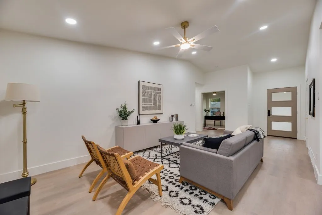 Single Family Residence For Sale in Dallas County , 1215 Briarcove Drive, Richardson, Texas 75081, 4 Bedroom, 2 Bathroom, 2 Garage spaces, 1,370 Sqft, built in 1967, mls#21399281, Real Estate Agent in Richardson, Homes For Sale in Dallas county, Homes For Sale in Richardson, Realtor in Richardson Texas, Real Estate Brokerage Independent Realty Texas, Luminita Cordes Realtor
