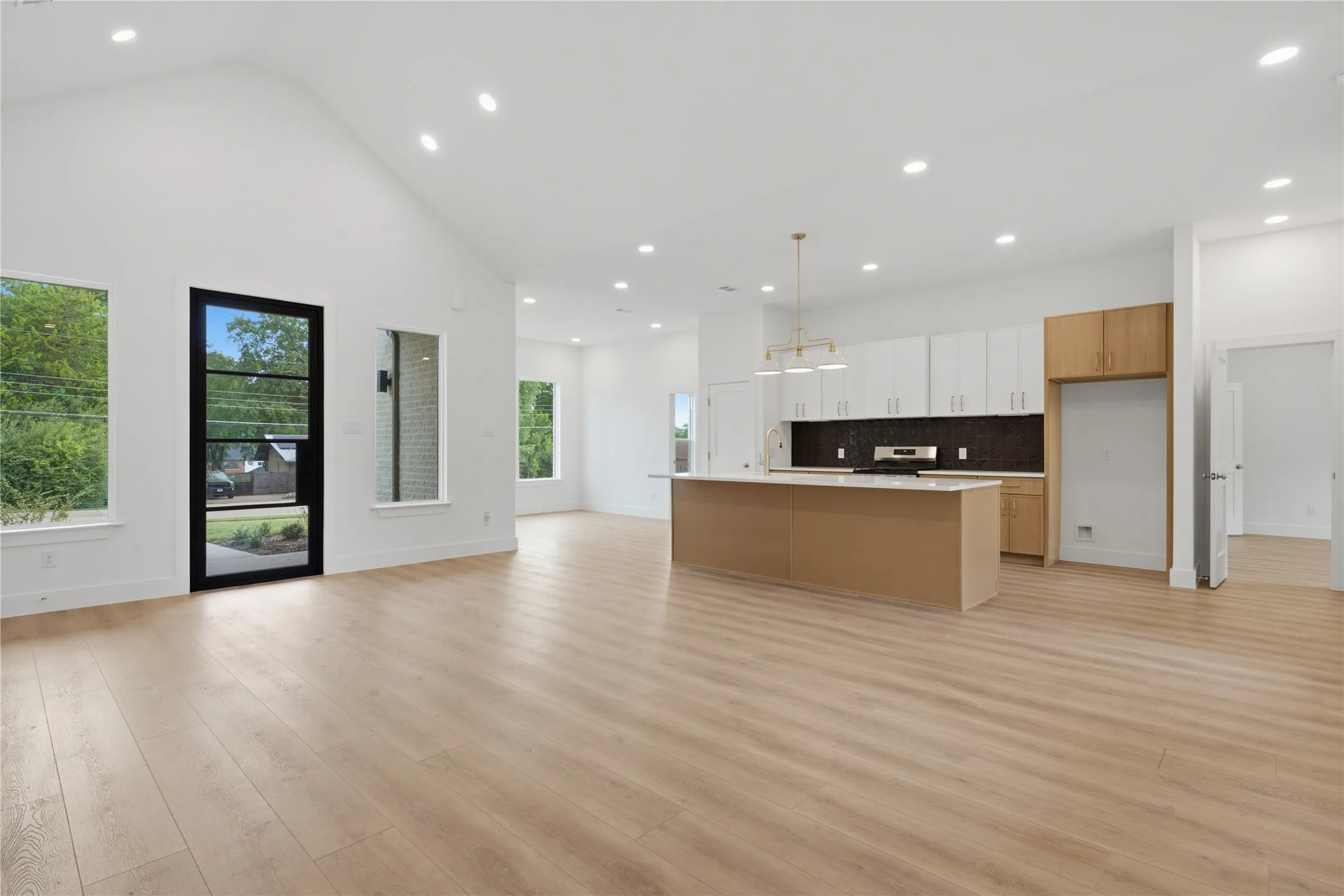 Single Family Residence For Sale in Dallas County , 2634 Bainbridge Drive, Dallas, Texas 75237, 5 Bedroom, 4 Bathroom, 2 Garage spaces, 2,391 Sqft, built in 2026, mls#21401188, Real Estate Agent in Dallas, Homes For Sale in Dallas county, Homes For Sale in Dallas, Realtor in Dallas Texas, Real Estate Brokerage Independent Realty Texas, Luminita Cordes Realtor