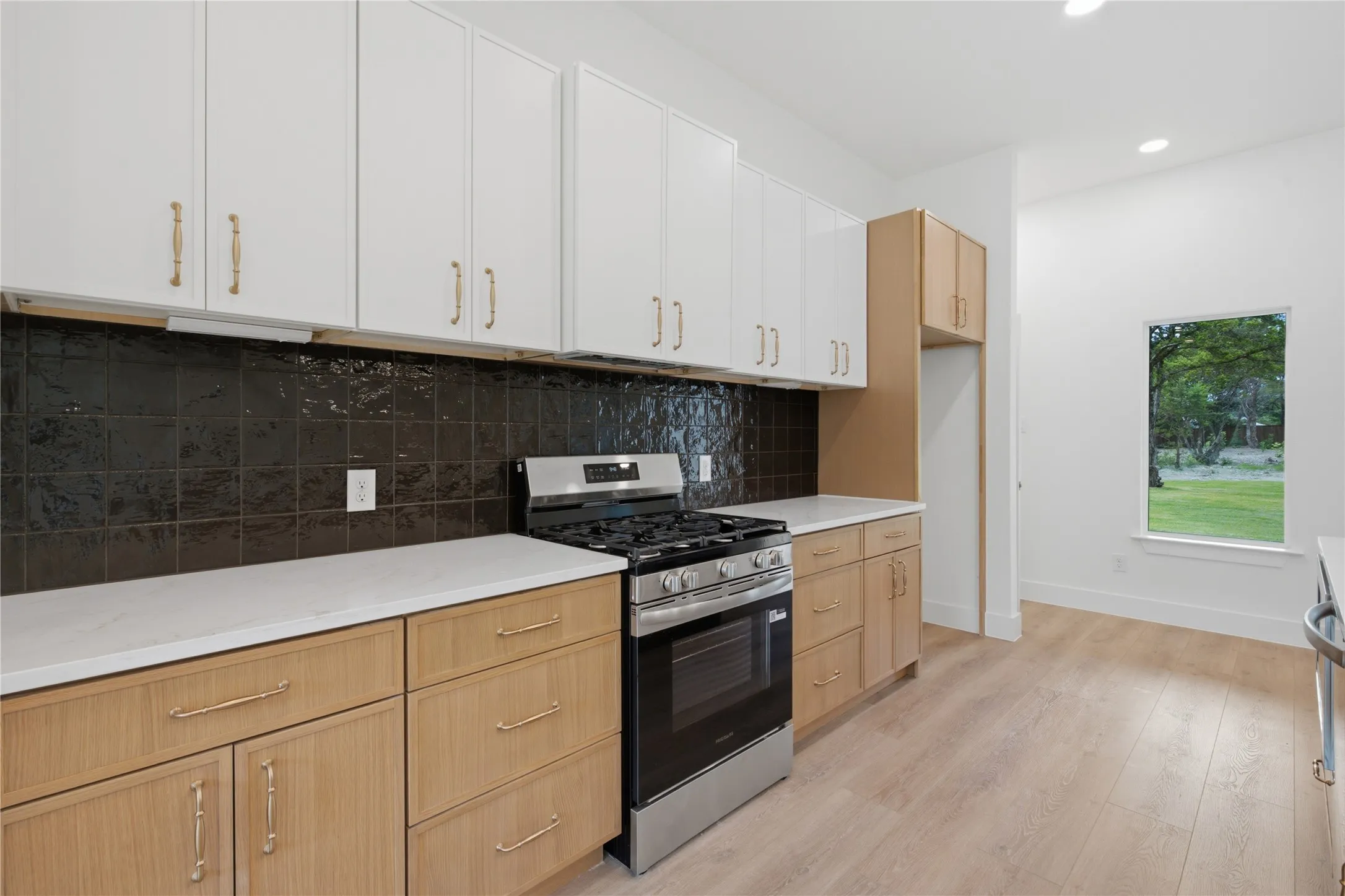 Single Family Residence For Sale in Dallas County , 2634 Bainbridge Drive, Dallas, Texas 75237, 5 Bedroom, 4 Bathroom, 2 Garage spaces, 2,391 Sqft, built in 2026, mls#21401188, Real Estate Agent in Dallas, Homes For Sale in Dallas county, Homes For Sale in Dallas, Realtor in Dallas Texas, Real Estate Brokerage Independent Realty Texas, Luminita Cordes Realtor