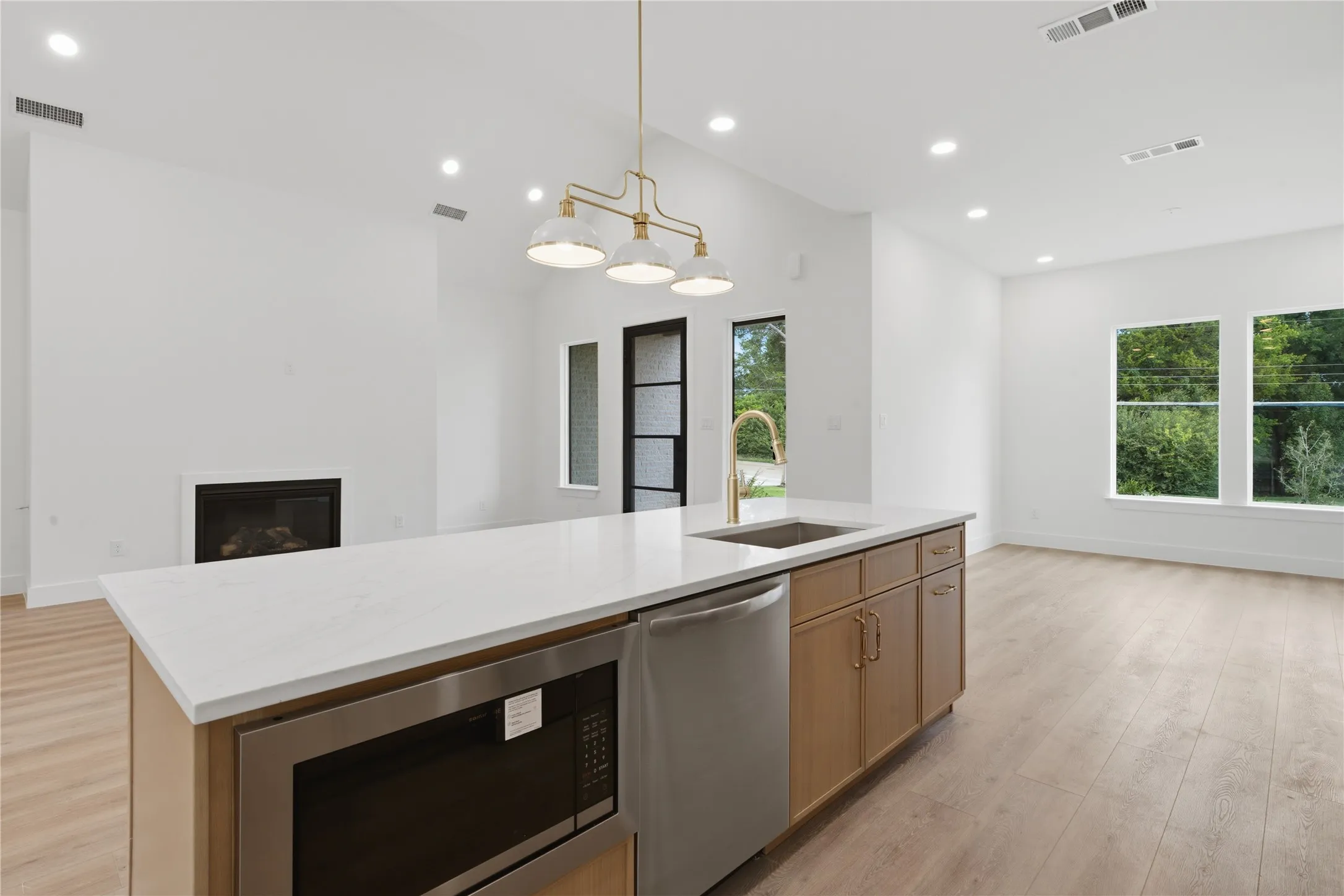 Single Family Residence For Sale in Dallas County , 2634 Bainbridge Drive, Dallas, Texas 75237, 5 Bedroom, 4 Bathroom, 2 Garage spaces, 2,391 Sqft, built in 2026, mls#21401188, Real Estate Agent in Dallas, Homes For Sale in Dallas county, Homes For Sale in Dallas, Realtor in Dallas Texas, Real Estate Brokerage Independent Realty Texas, Luminita Cordes Realtor