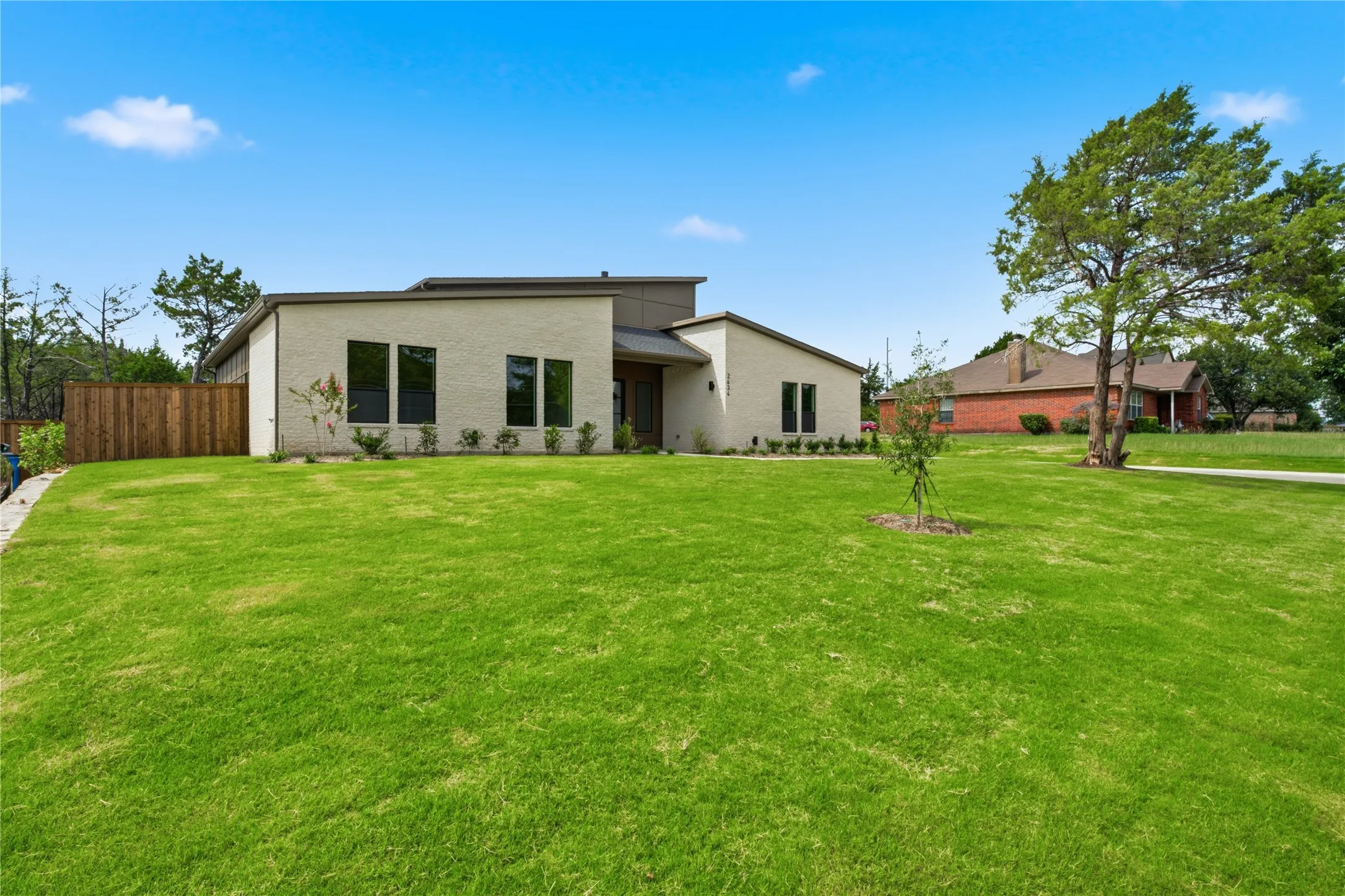 Single Family Residence For Sale in Dallas County , 2634 Bainbridge Drive, Dallas, Texas 75237, 5 Bedroom, 4 Bathroom, 2 Garage spaces, 2,391 Sqft, built in 2026, mls#21401188, Real Estate Agent in Dallas, Homes For Sale in Dallas county, Homes For Sale in Dallas, Realtor in Dallas Texas, Real Estate Brokerage Independent Realty Texas, Luminita Cordes Realtor