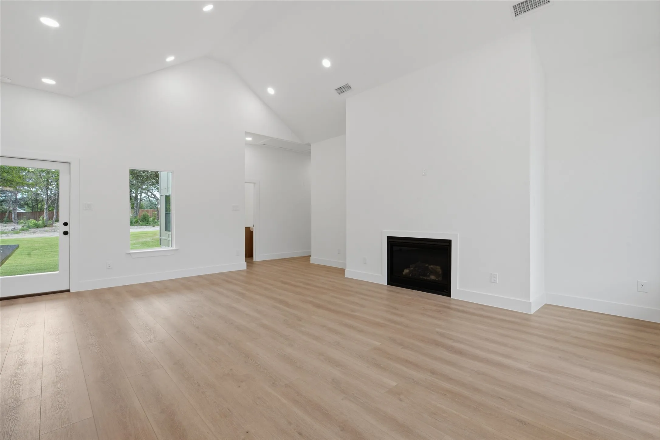 Single Family Residence For Sale in Dallas County , 2634 Bainbridge Drive, Dallas, Texas 75237, 5 Bedroom, 4 Bathroom, 2 Garage spaces, 2,391 Sqft, built in 2026, mls#21401188, Real Estate Agent in Dallas, Homes For Sale in Dallas county, Homes For Sale in Dallas, Realtor in Dallas Texas, Real Estate Brokerage Independent Realty Texas, Luminita Cordes Realtor