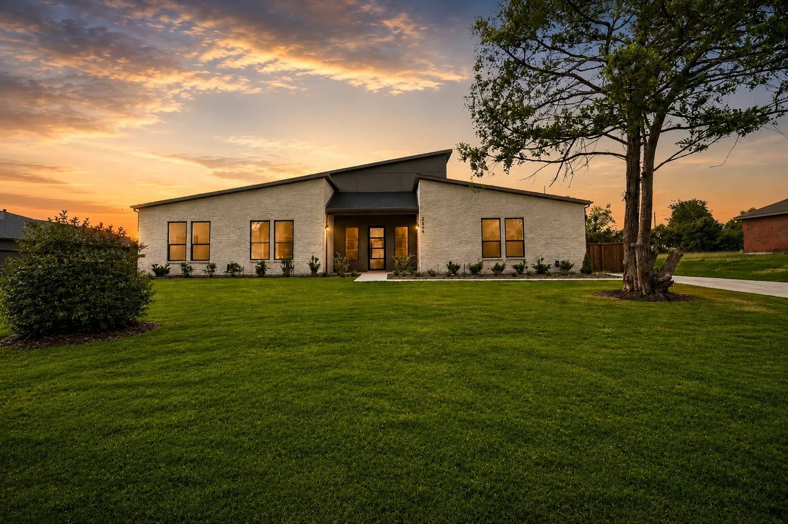 Single Family Residence For Sale in Dallas County , 2634 Bainbridge Drive, Dallas, Texas 75237, 5 Bedroom, 4 Bathroom, 2 Garage spaces, 2,391 Sqft, built in 2026, mls#21401188, Real Estate Agent in Dallas, Homes For Sale in Dallas county, Homes For Sale in Dallas, Realtor in Dallas Texas, Real Estate Brokerage Independent Realty Texas, Luminita Cordes Realtor