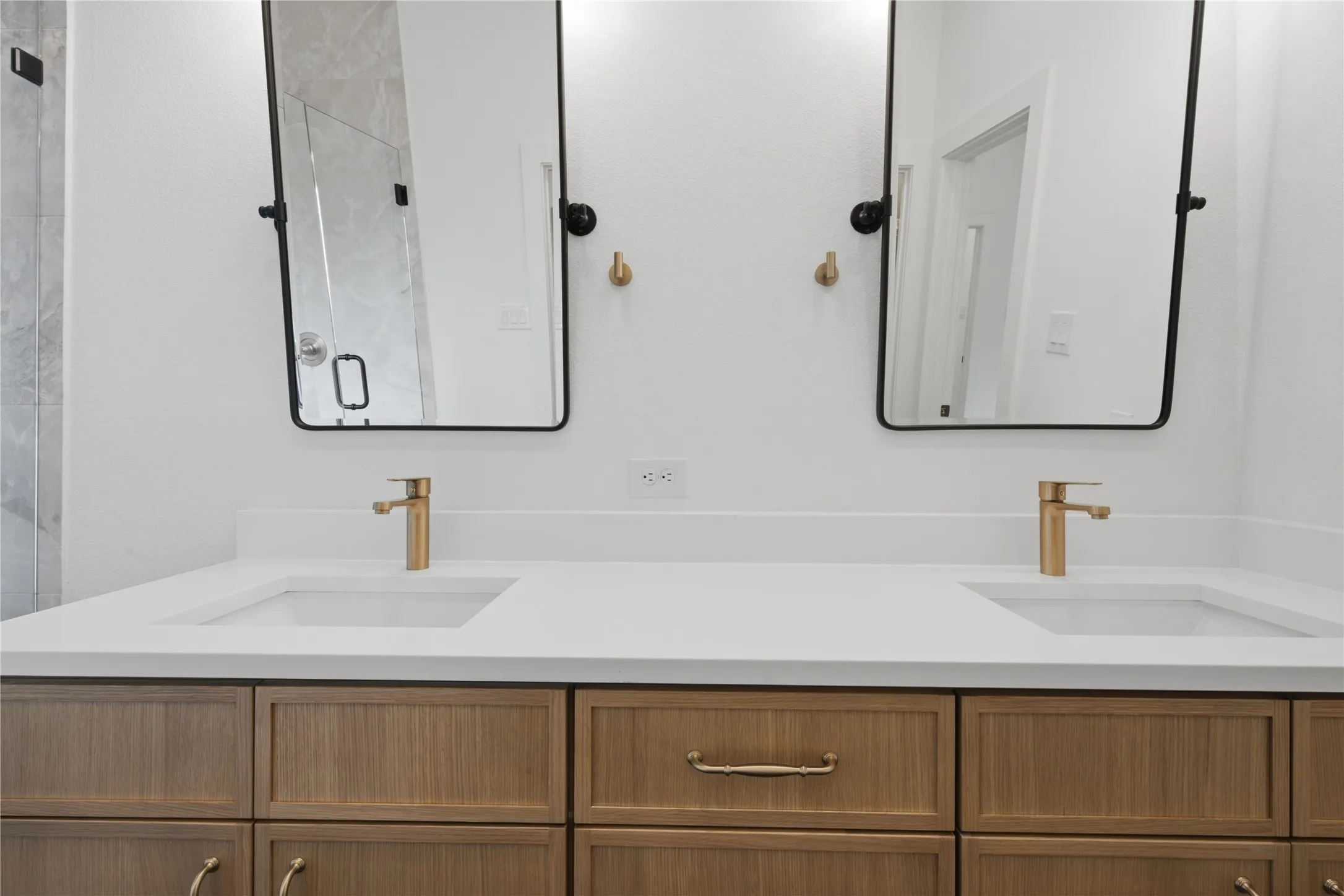 Single Family Residence For Sale in Dallas County , 2634 Bainbridge Drive, Dallas, Texas 75237, 5 Bedroom, 4 Bathroom, 2 Garage spaces, 2,391 Sqft, built in 2026, mls#21401188, Real Estate Agent in Dallas, Homes For Sale in Dallas county, Homes For Sale in Dallas, Realtor in Dallas Texas, Real Estate Brokerage Independent Realty Texas, Luminita Cordes Realtor