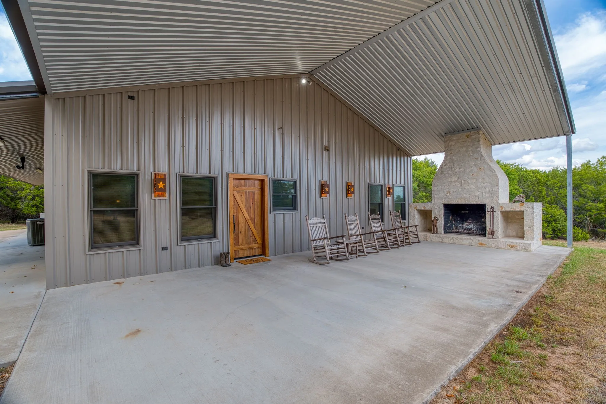 Single Family Residence For Sale in Mc Lennan County , 400 Hali Brooke Drive, China Spring, Texas 76633, 1 Bedroom, 1 Bathroom, Garage spaces, 640 Sqft, built in 2019, mls#21400541, Real Estate Agent in China Spring, Homes For Sale in Mc Lennan county, Homes For Sale in China Spring, Realtor in China Spring Texas, Real Estate Brokerage Independent Realty Texas, Luminita Cordes Realtor