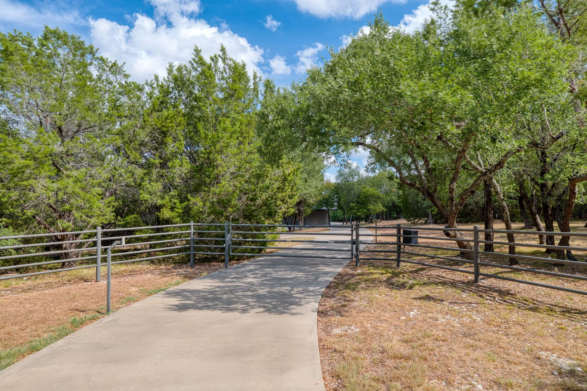 Single Family Residence For Sale in Mc Lennan County , 400 Hali Brooke Drive, China Spring, Texas 76633, 1 Bedroom, 1 Bathroom, Garage spaces, 640 Sqft, built in 2019, mls#21400541, Real Estate Agent in China Spring, Homes For Sale in Mc Lennan county, Homes For Sale in China Spring, Realtor in China Spring Texas, Real Estate Brokerage Independent Realty Texas, Luminita Cordes Realtor