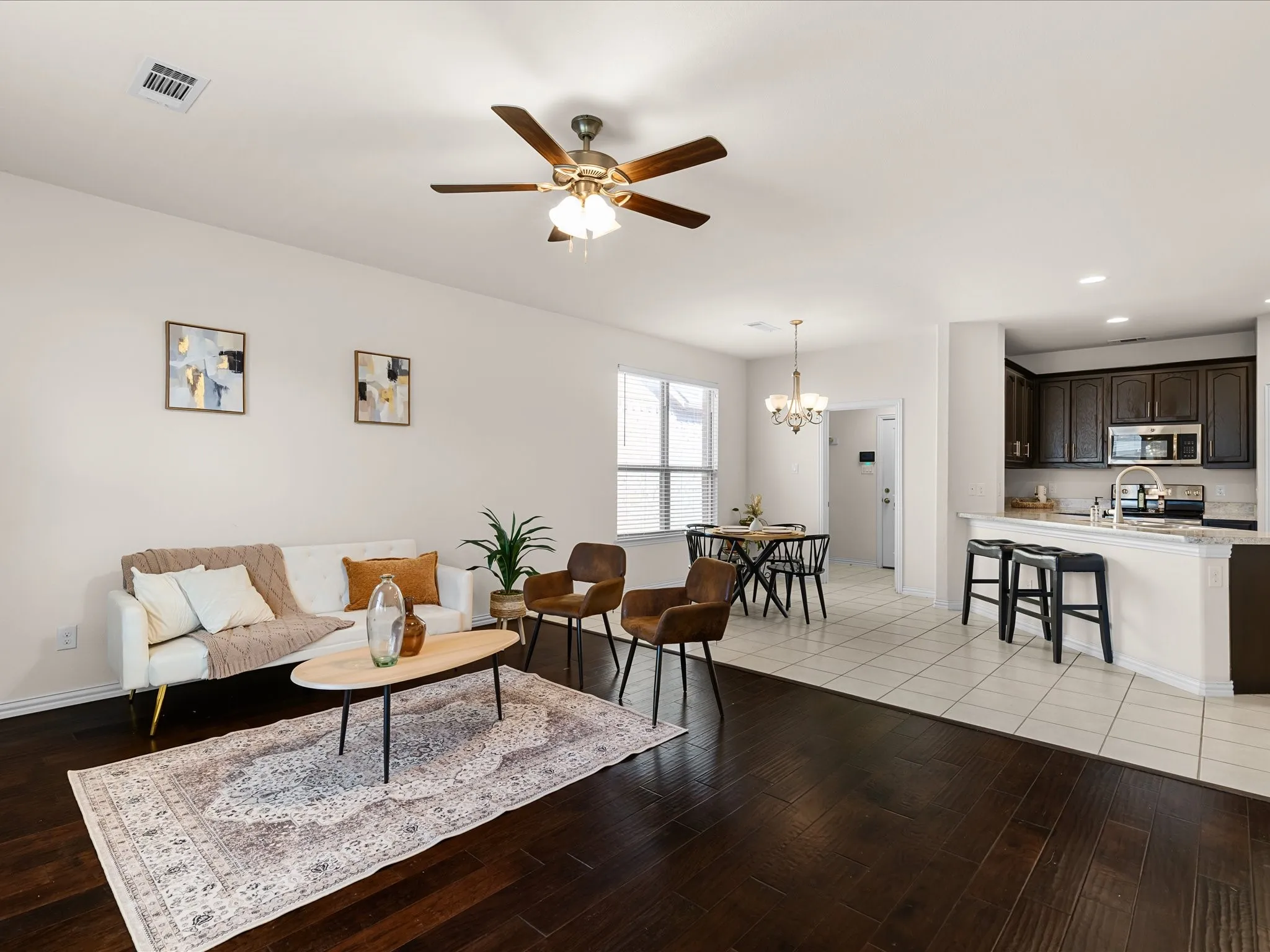 Single Family Residence For Sale in Tarrant County , 209 Emerald Creek Drive, Fort Worth, Texas 76131, 3 Bedroom, 2 Bathroom, 2 Garage spaces, 1,449 Sqft, built in 2016, mls#21401207, Real Estate Agent in Fort Worth, Homes For Sale in Tarrant county, Homes For Sale in Fort Worth, Realtor in Fort Worth Texas, Real Estate Brokerage Independent Realty Texas, Luminita Cordes Realtor