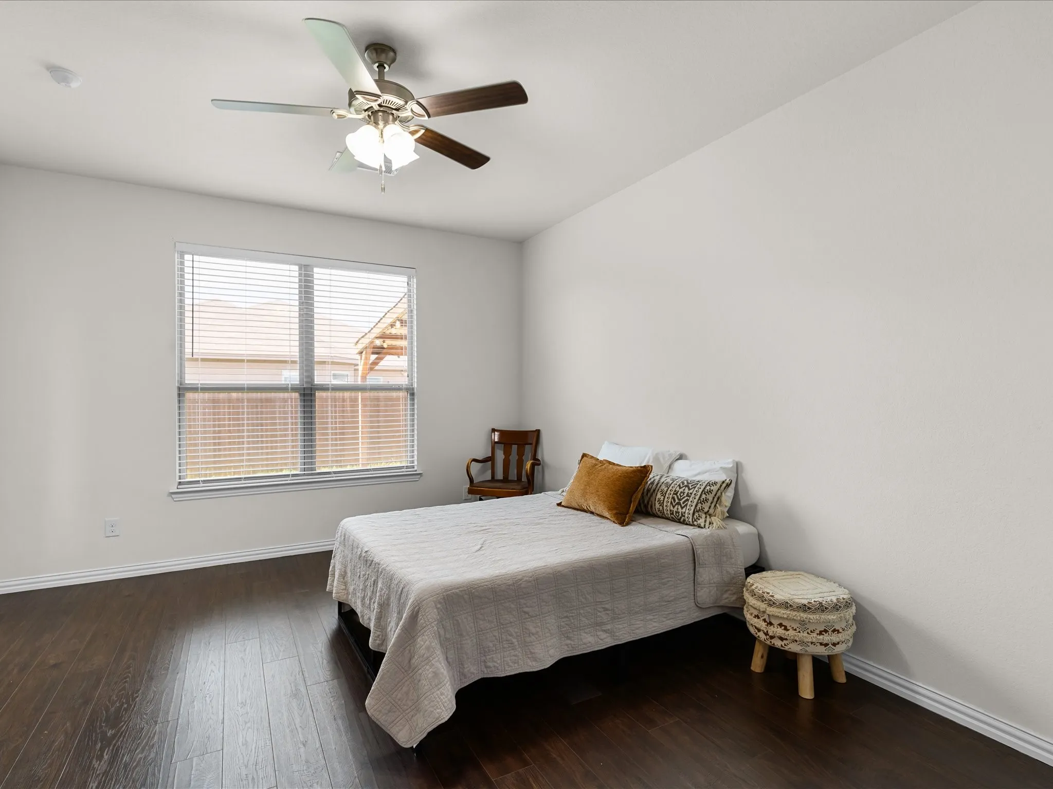 Single Family Residence For Sale in Tarrant County , 209 Emerald Creek Drive, Fort Worth, Texas 76131, 3 Bedroom, 2 Bathroom, 2 Garage spaces, 1,449 Sqft, built in 2016, mls#21401207, Real Estate Agent in Fort Worth, Homes For Sale in Tarrant county, Homes For Sale in Fort Worth, Realtor in Fort Worth Texas, Real Estate Brokerage Independent Realty Texas, Luminita Cordes Realtor
