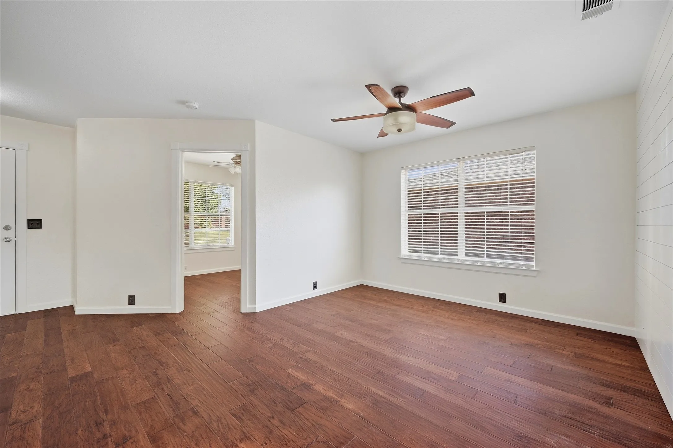 Single Family Residence For Sale in Grayson County , 4506 Falcon Drive, Sherman, Texas 75092, 4 Bedroom, 2 Bathroom, 2 Garage spaces, 1,855 Sqft, built in 2005, mls#21400815, Real Estate Agent in Sherman, Homes For Sale in Grayson county, Homes For Sale in Sherman, Realtor in Sherman Texas, Real Estate Brokerage Independent Realty Texas, Luminita Cordes Realtor